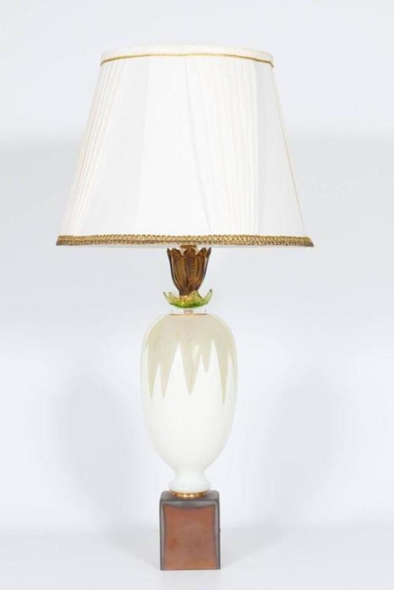 Moderne Élégante lampe de bureau en verre de Murano d'inspiration florale blanche Giovanni Dalla Fina Italie en vente