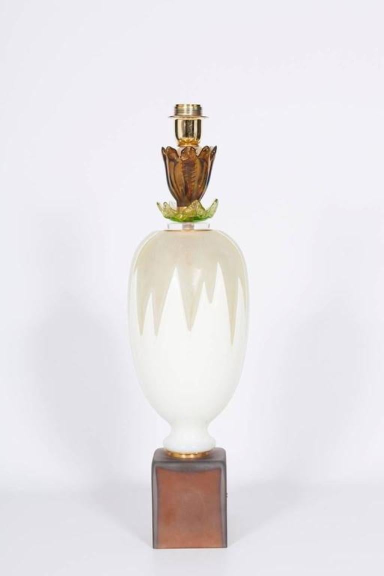 Modern Elegant White Flower-Inspired Murano Glass Table Lamp Giovanni Dalla Fina Italy For Sale