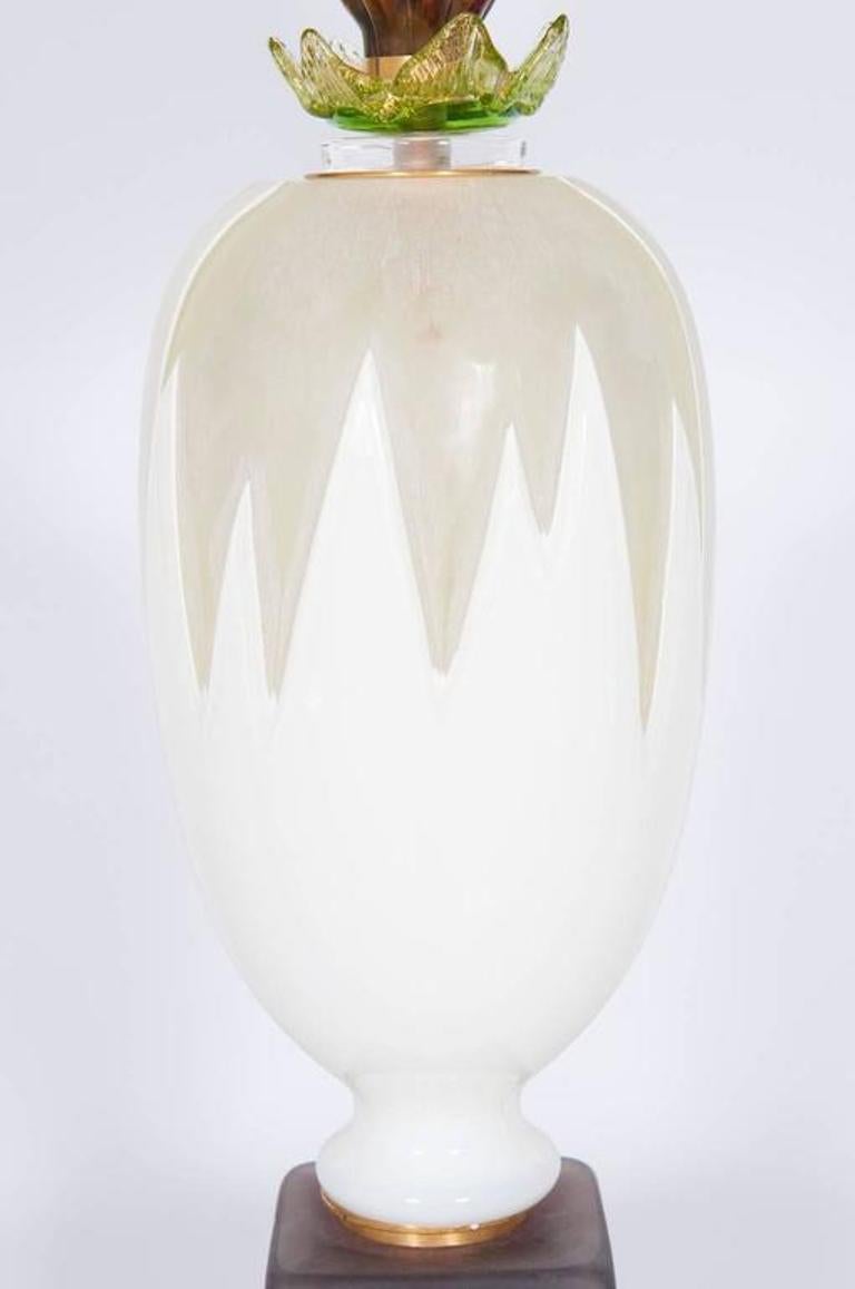 Hand-Crafted Elegant White Flower-Inspired Murano Glass Table Lamp Giovanni Dalla Fina Italy For Sale