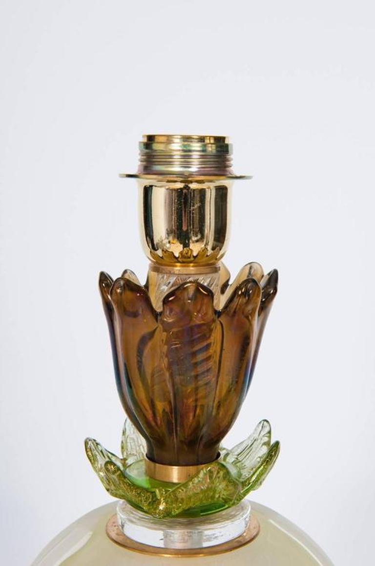 Verre Élégante lampe de bureau en verre de Murano d'inspiration florale blanche Giovanni Dalla Fina Italie en vente