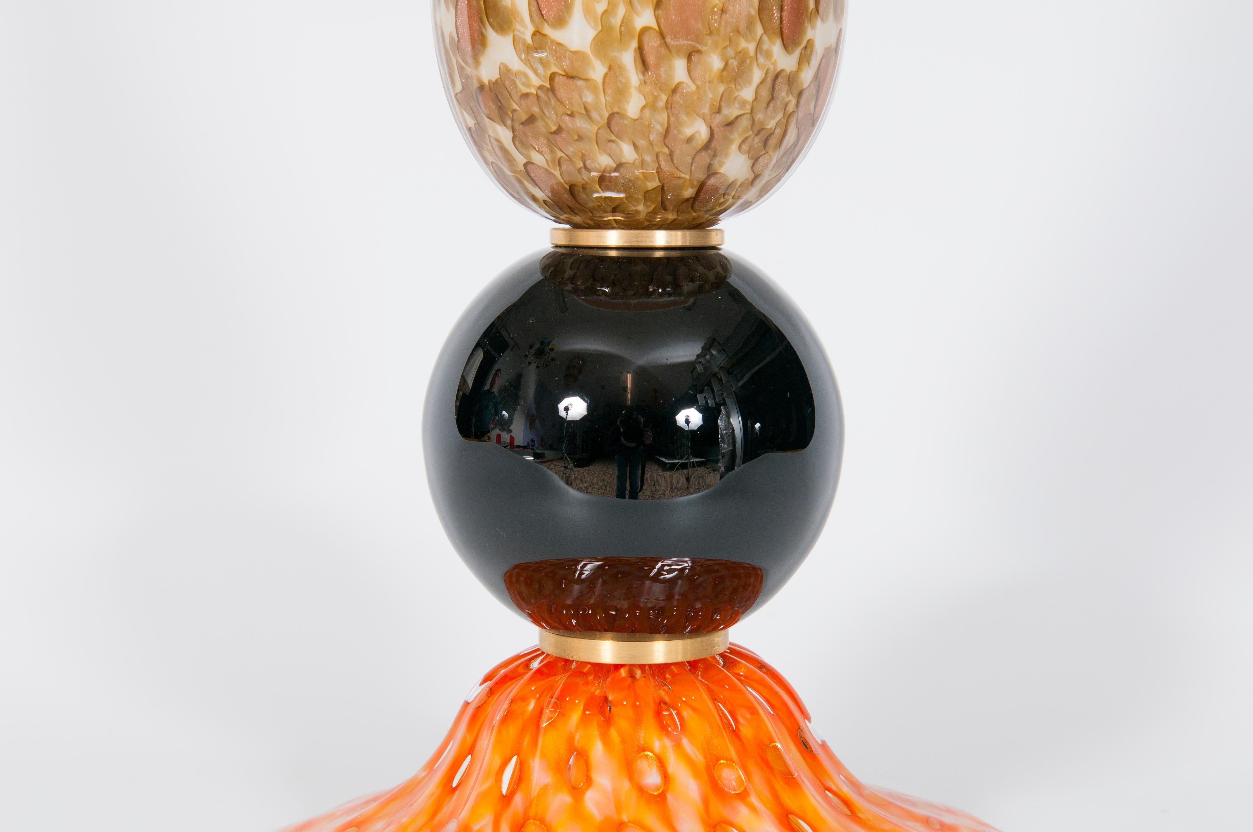 Lampe de table Murano tige vibrante orange basement Brown & White 1980 Italie en vente 1