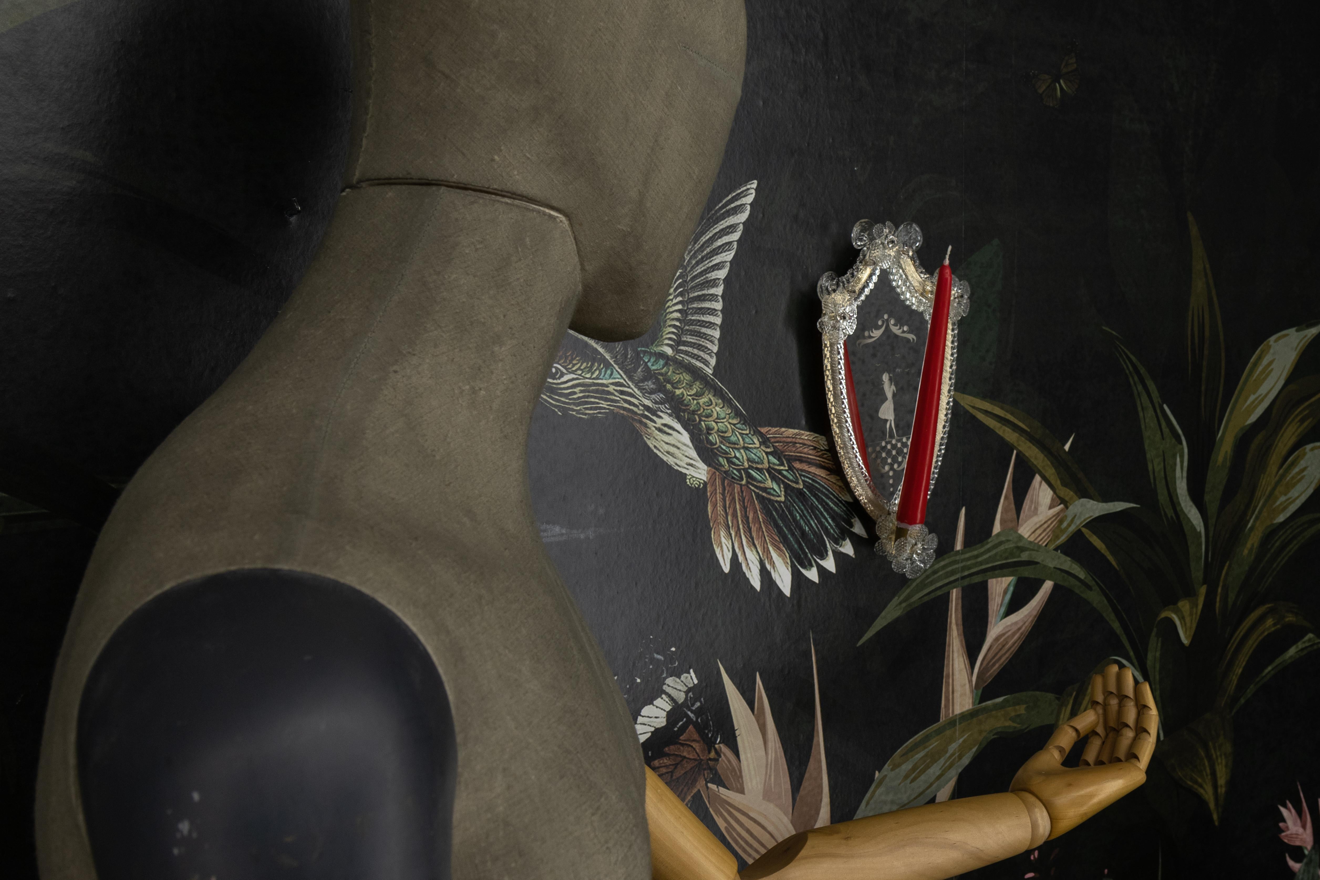 Espejo de pared veneciano italiano con marco de cristal y candelabro, años 30 Italiano en venta