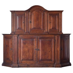 Antique Italian, Veneto, Larice Pinewood 8-Door Sacrestia Scantonata Credenza, Mid-17thC