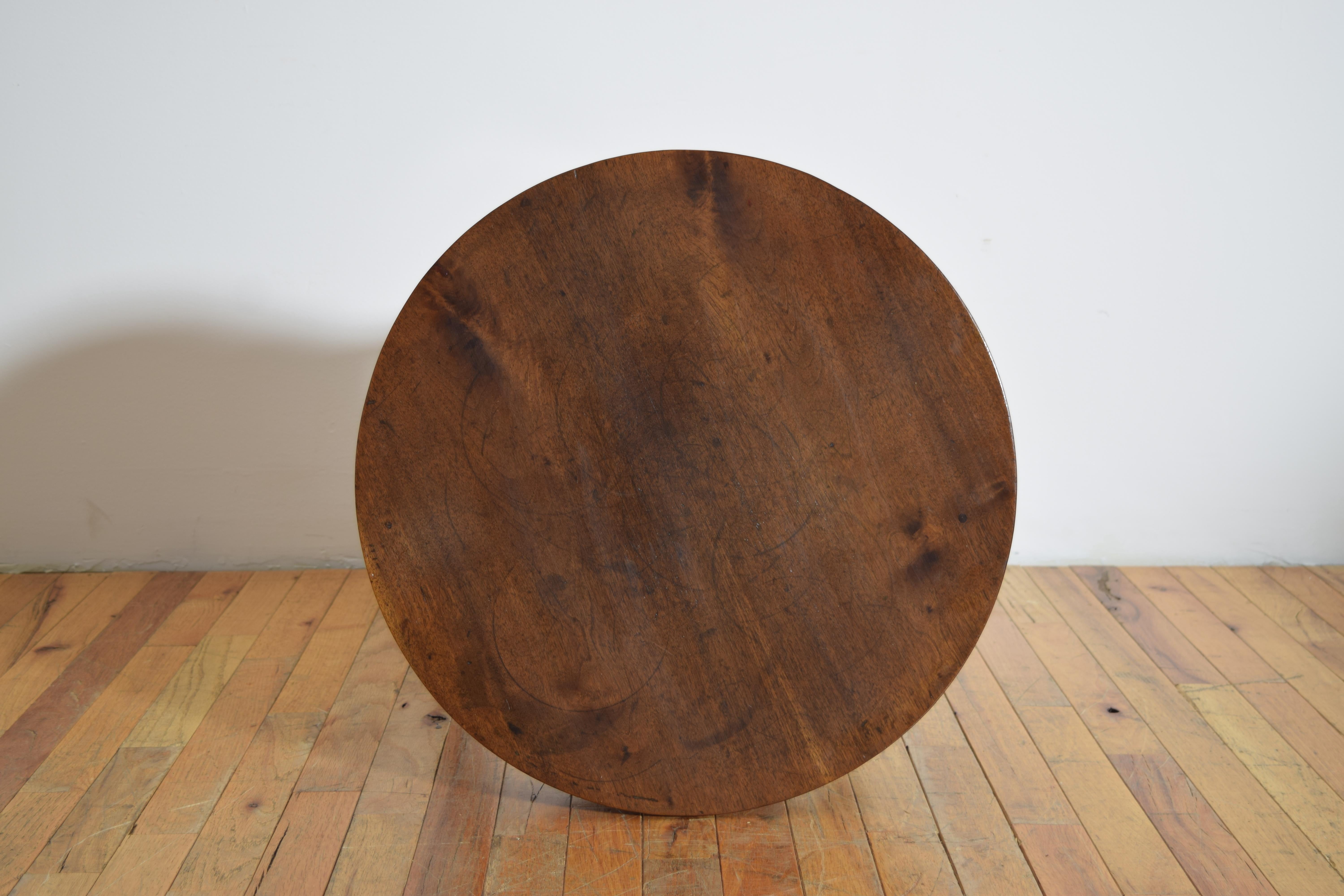 Italie, Vénétie, Table d'appoint néoclassique à 1 tiroir et 3 pieds, vers 1830 en vente 2