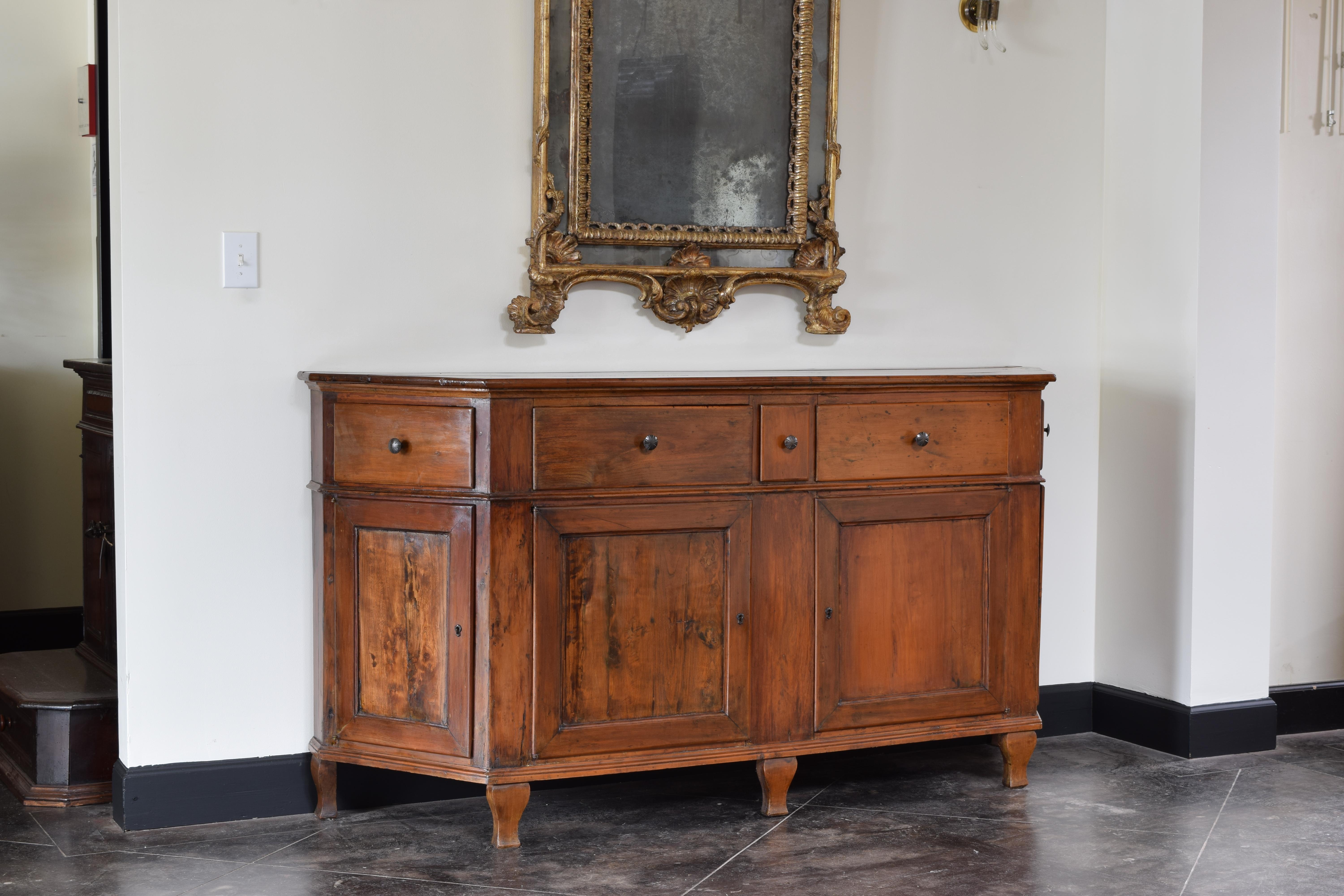 Neoclassical Italian, Veneto, Neoclassic Cherry 5-Drawer, 4-Door Scantonata Credenza, ca.1800