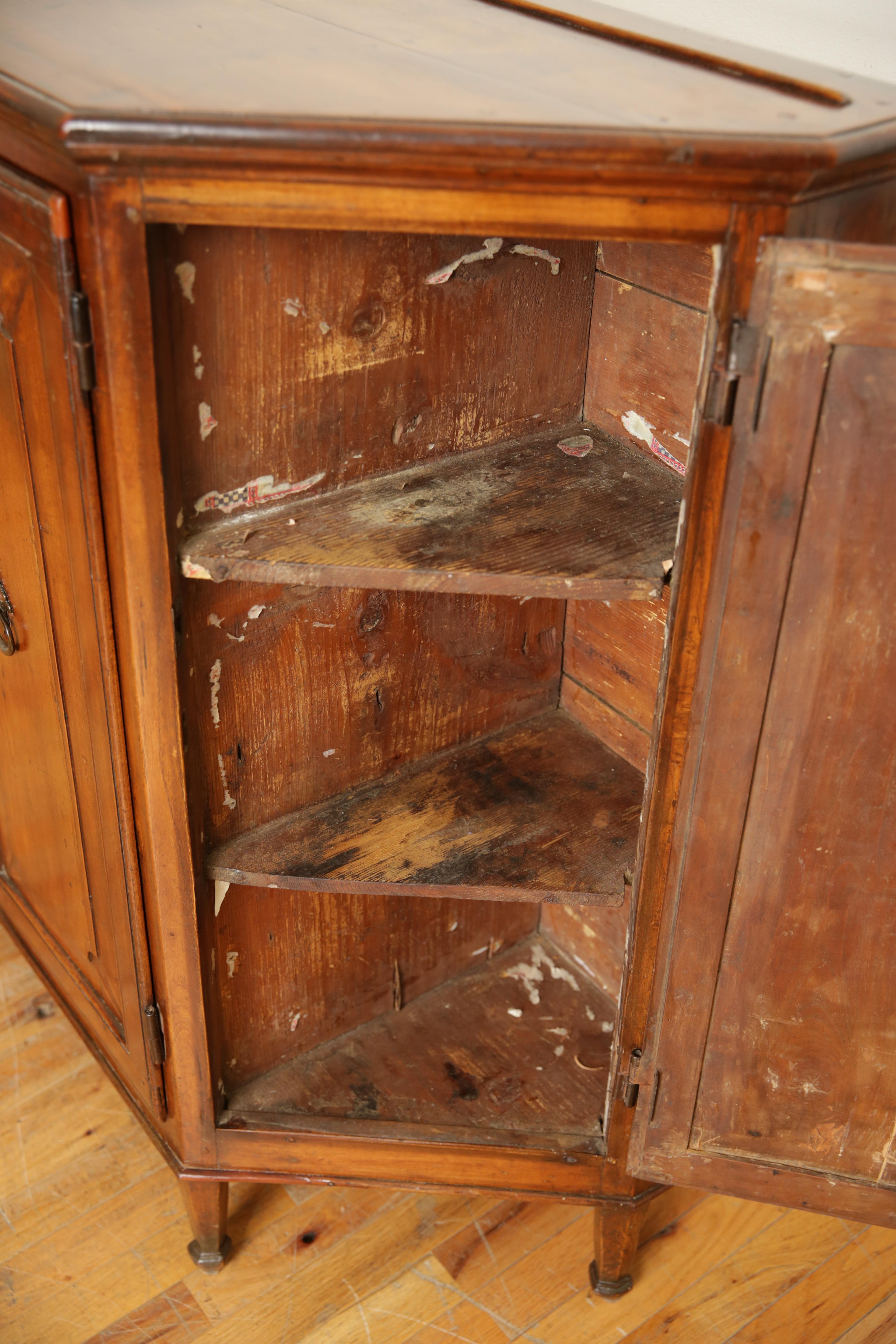 Italian, Veneto, Neoclassic Fruitwood 4-Door Scantonata Credenza, ca. 1790 4