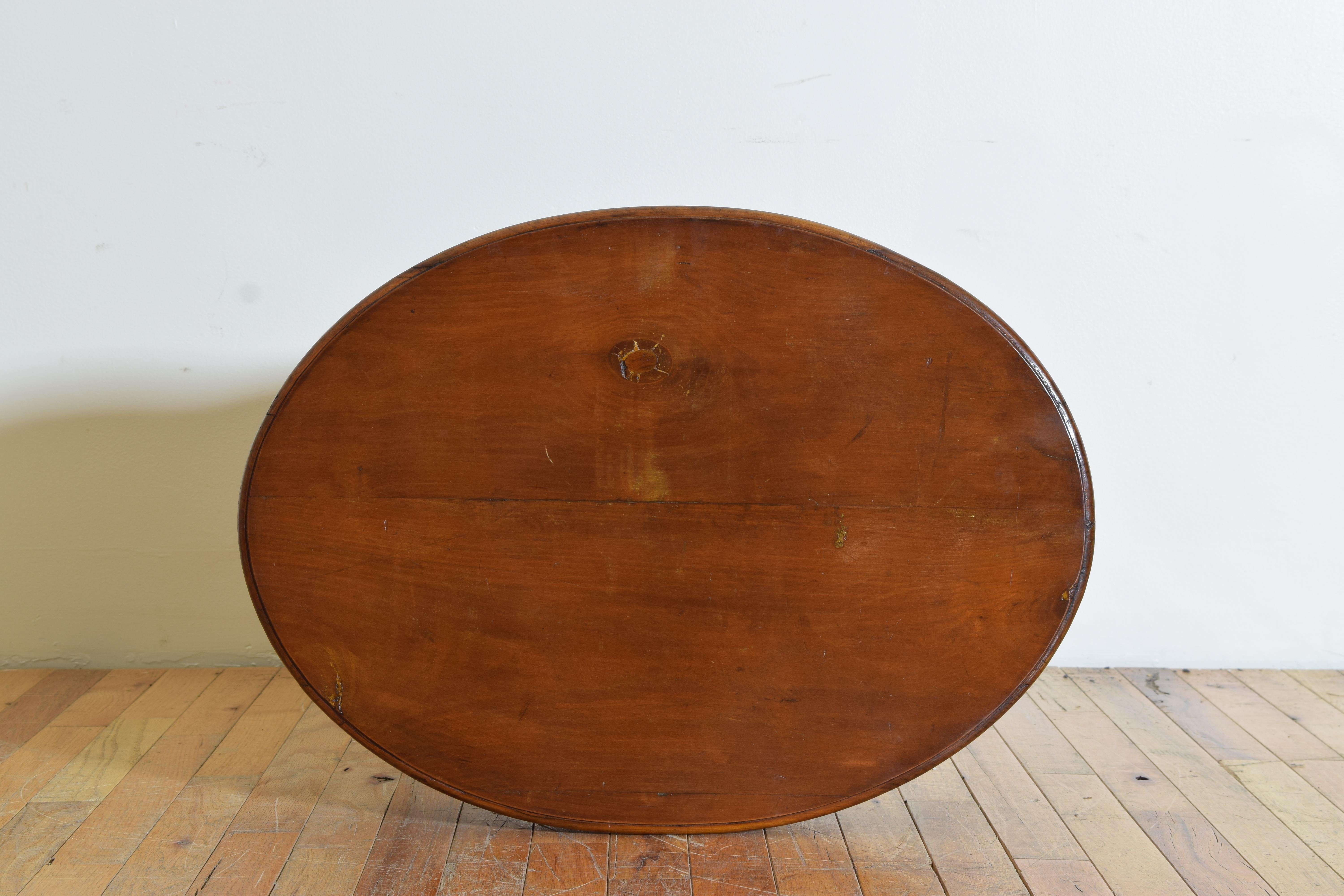 Italian, Veneto, Neoclassic Fruitwood Hinged Top Oval Table, 1stq 19th century For Sale 3