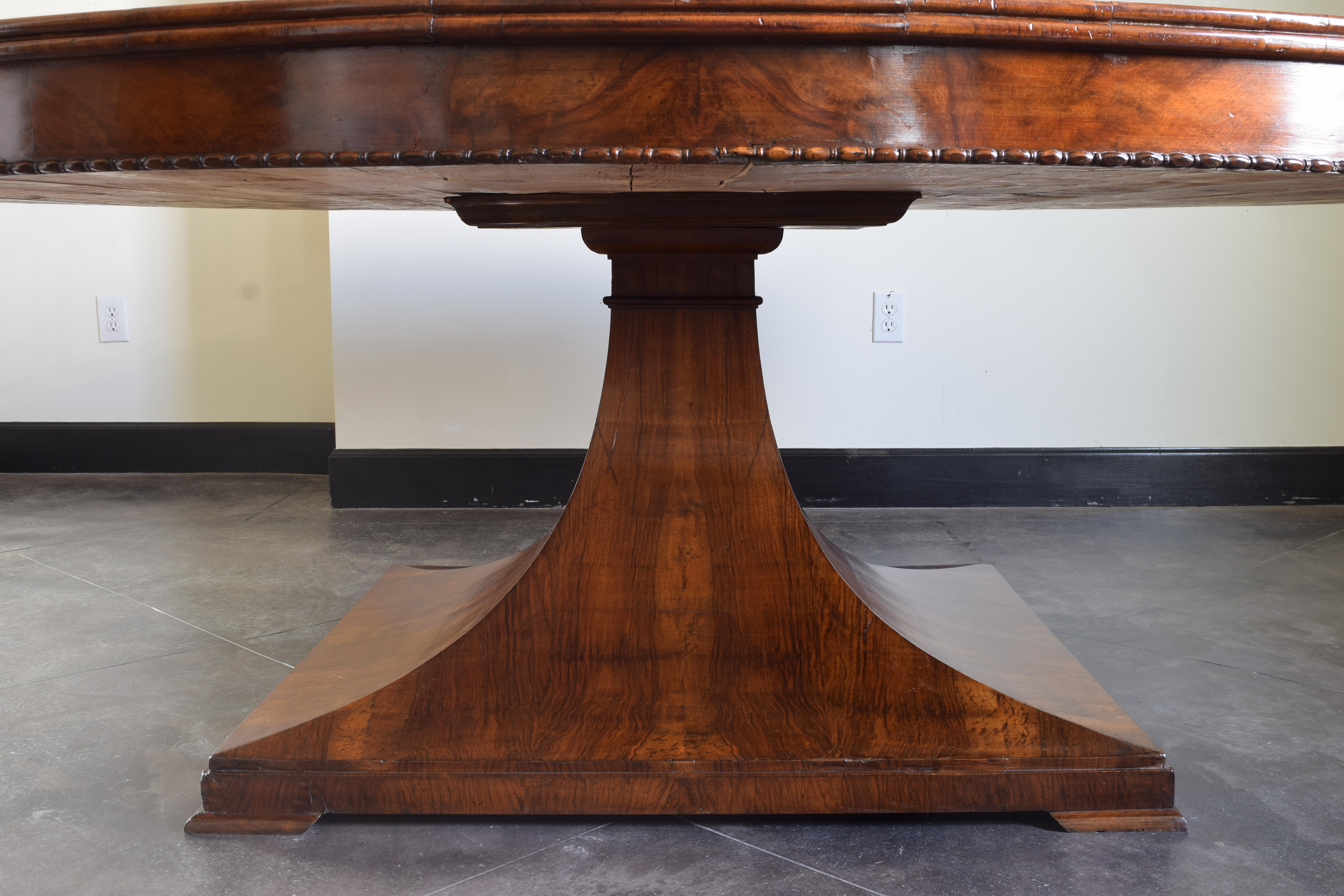 Italian, Veneto, Neoclassic Large Oval Walnut & Inlaid Center/Dining Table 1830 5