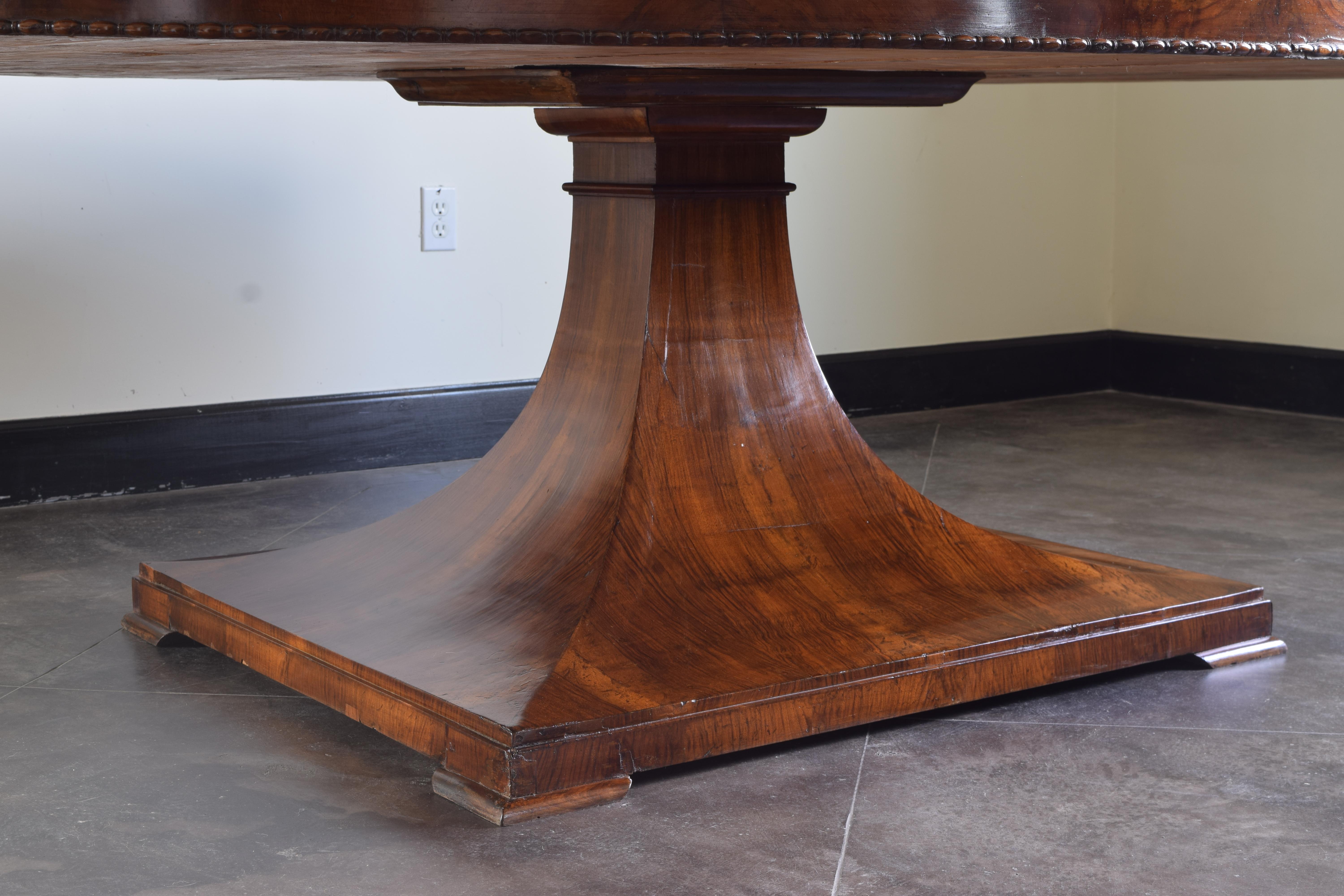 Italian, Veneto, Neoclassic Large Oval Walnut & Inlaid Center/Dining Table 1830 6