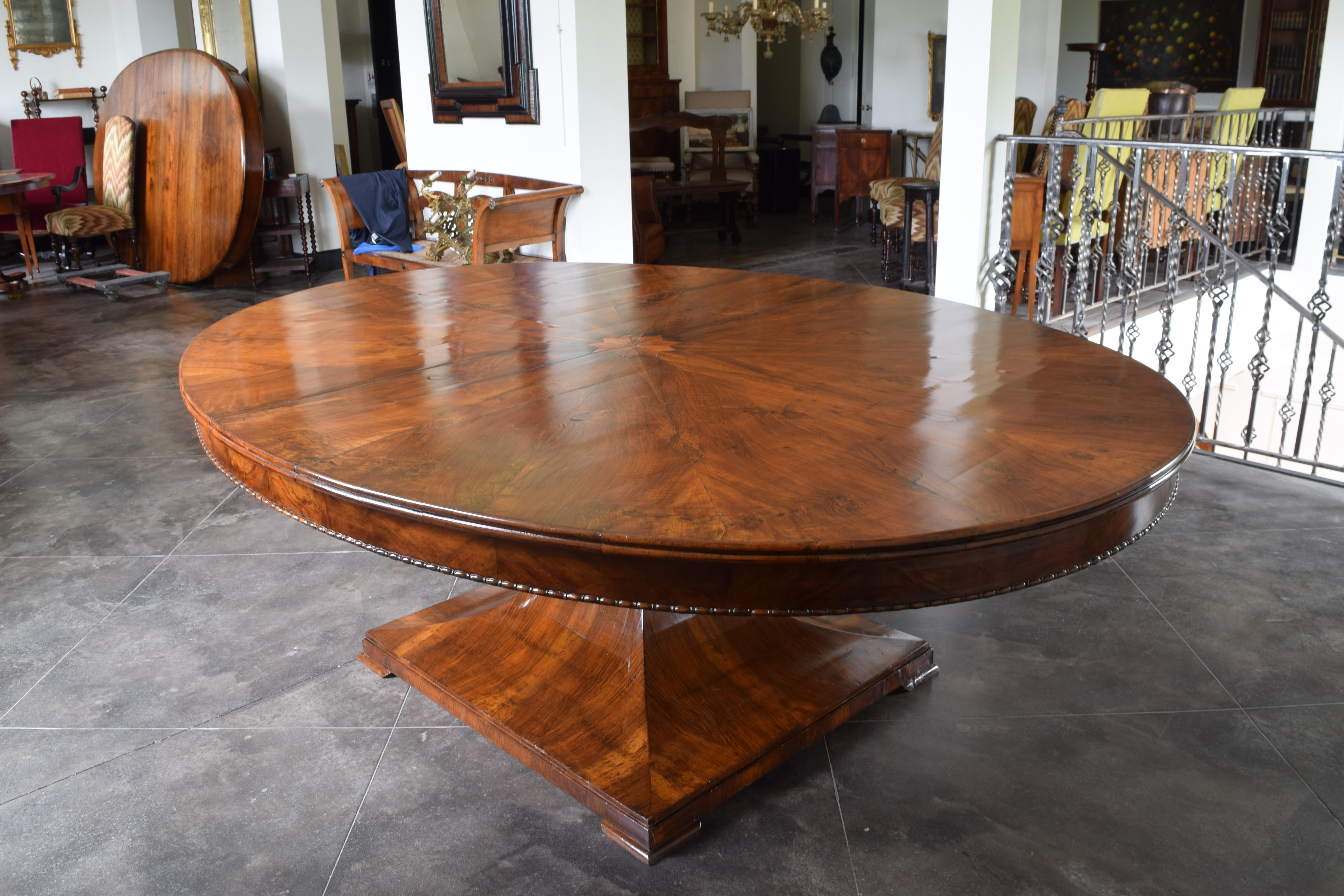 Italian, Veneto, Neoclassic Large Oval Walnut & Inlaid Center/Dining Table 1830 1