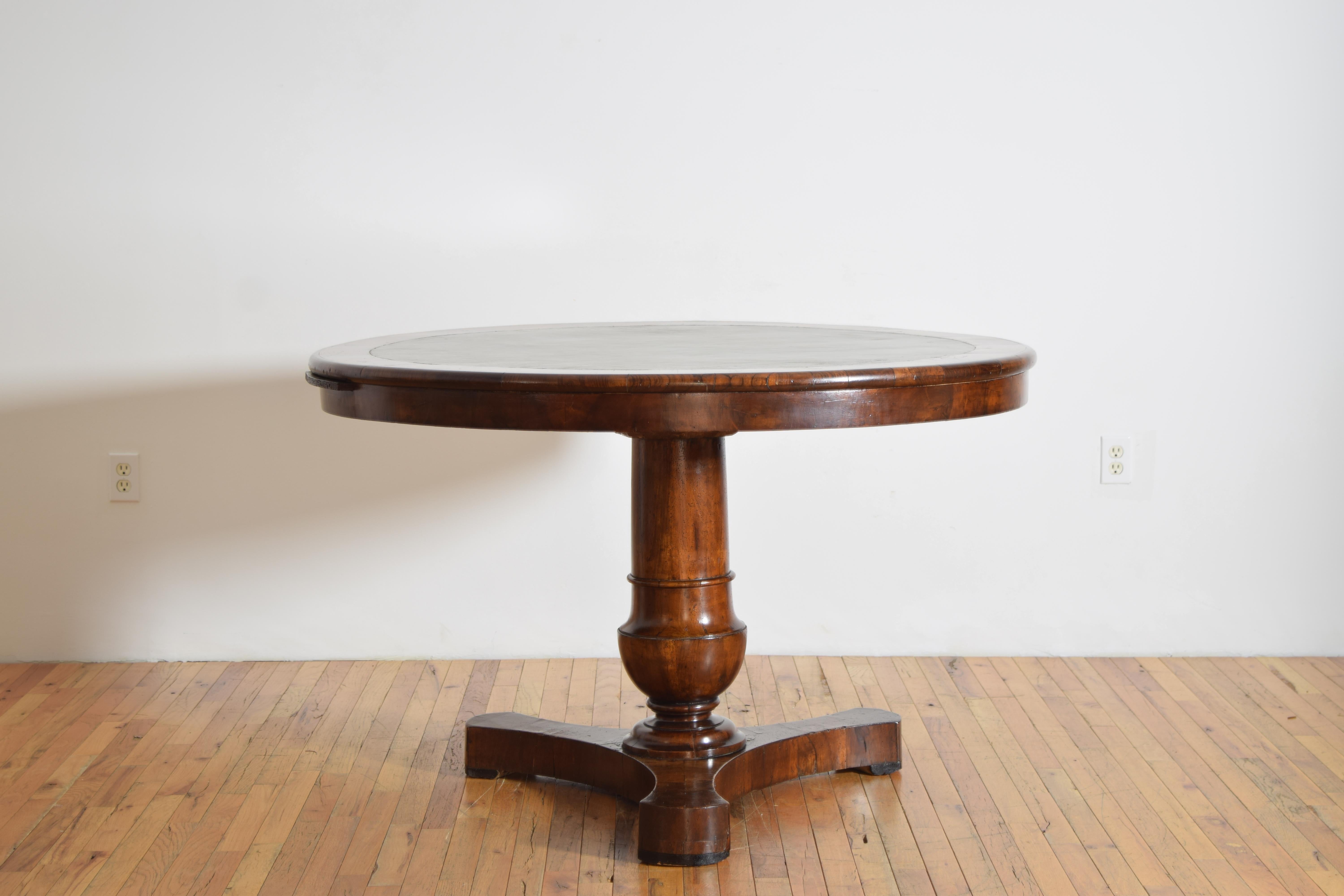 Neoclassical Italian, Veneto, Neoclassic Walnut & Leather Top Center/Library Table, ca. 1825 For Sale