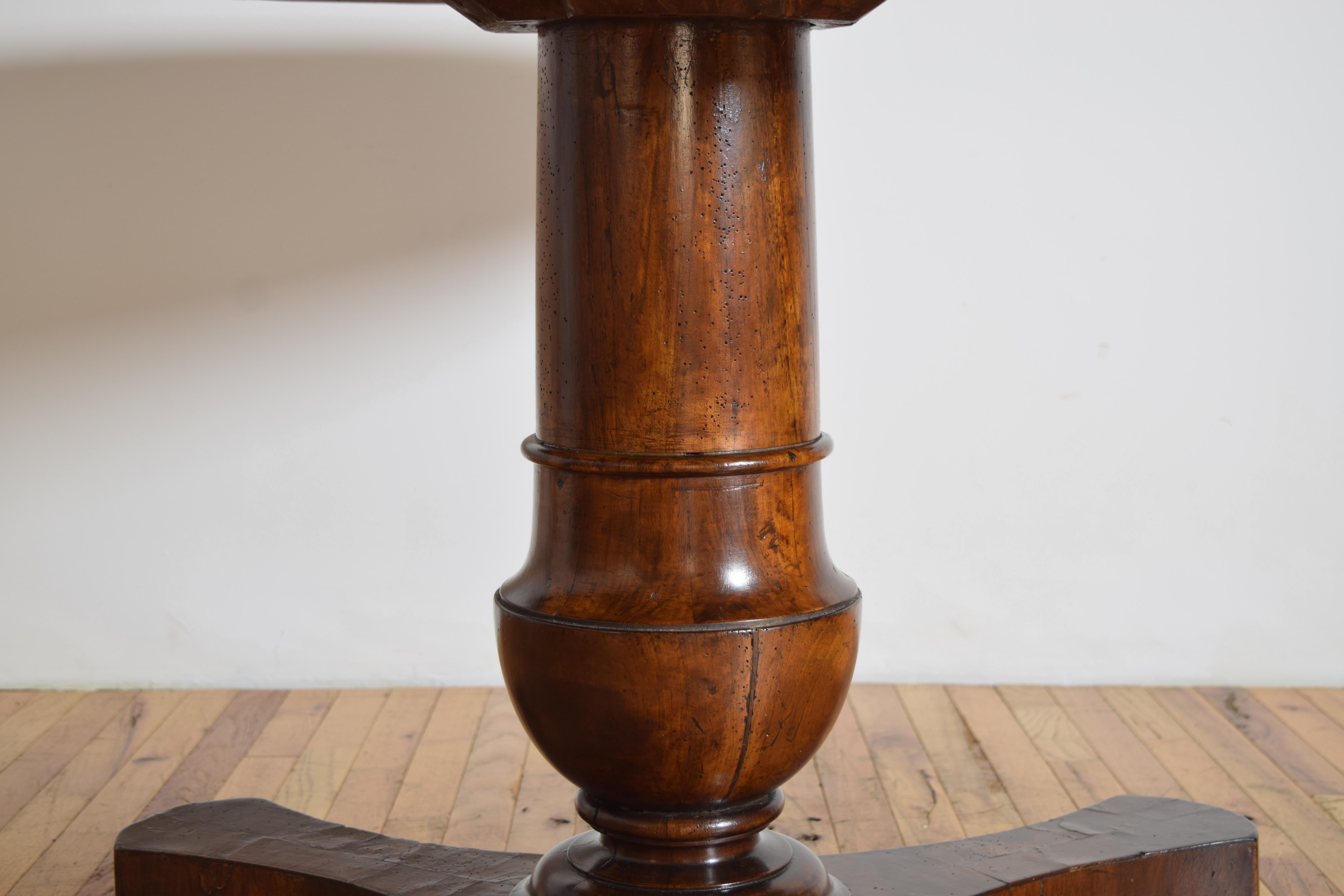 Italian, Veneto, Neoclassic Walnut & Leather Top Center/Library Table, ca. 1825 For Sale 1