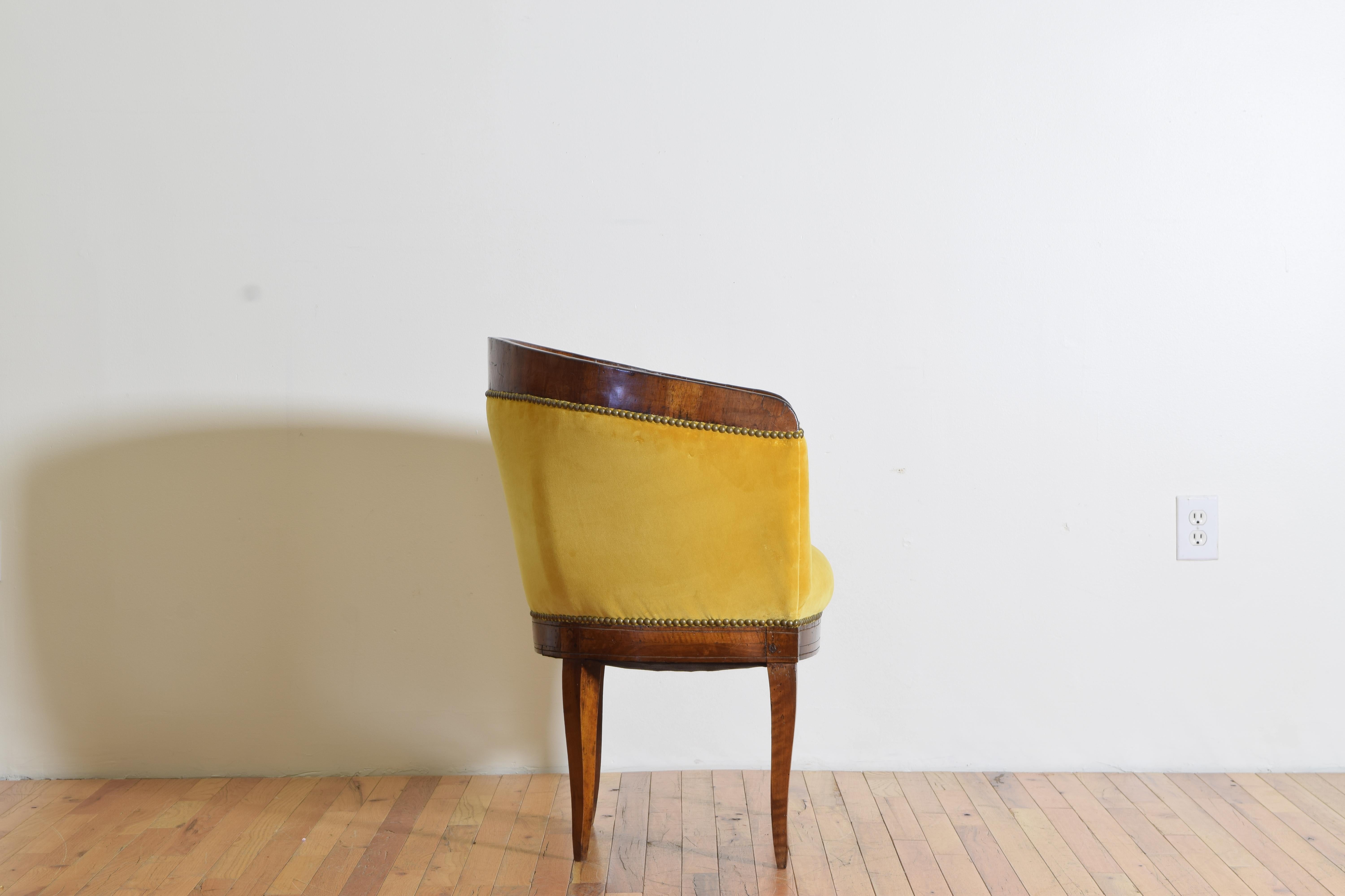 Italian, Veneto, Neoclassic Walnut & Upholstered Barrel Form Chair, early 19thc In Good Condition In Atlanta, GA
