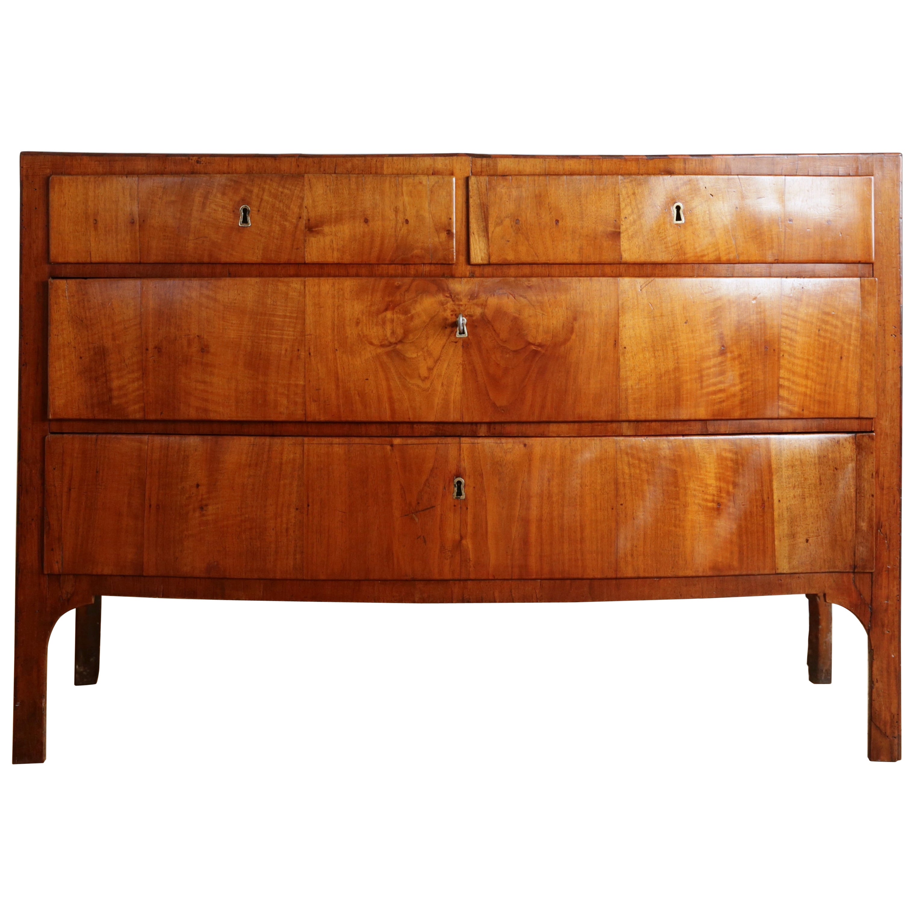 Italian, Veneto, Neoclassic Walnut Veneer Bowfront 4-Drawer Commode, ca. 1820