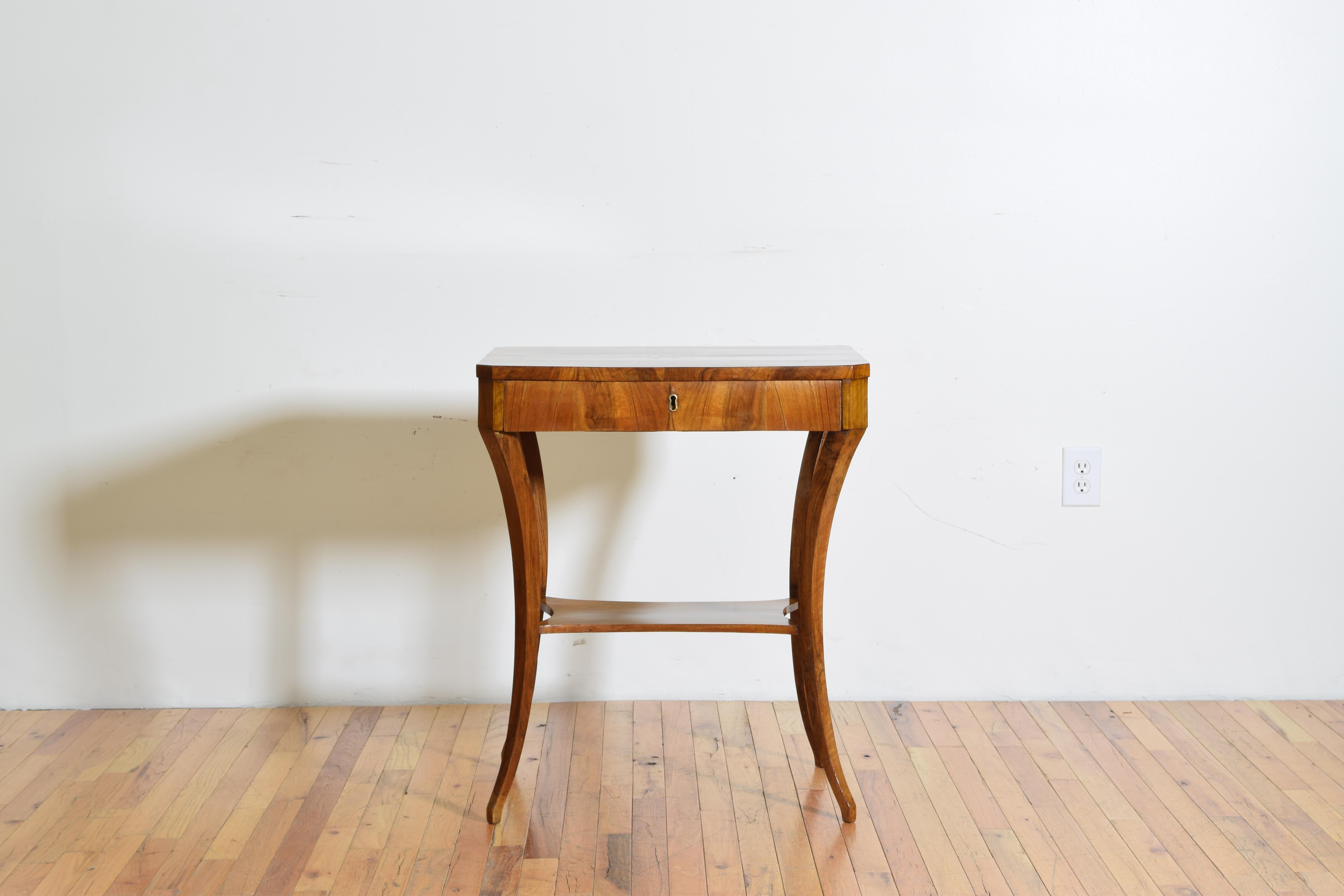 Italian, Veneto, Walnut Neoclassical Period One Drawer Side Table, circa 1830 In Excellent Condition In Atlanta, GA