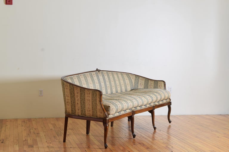 Italian, Venezia, Shaped and Carved Rococo Period Walnut Divano