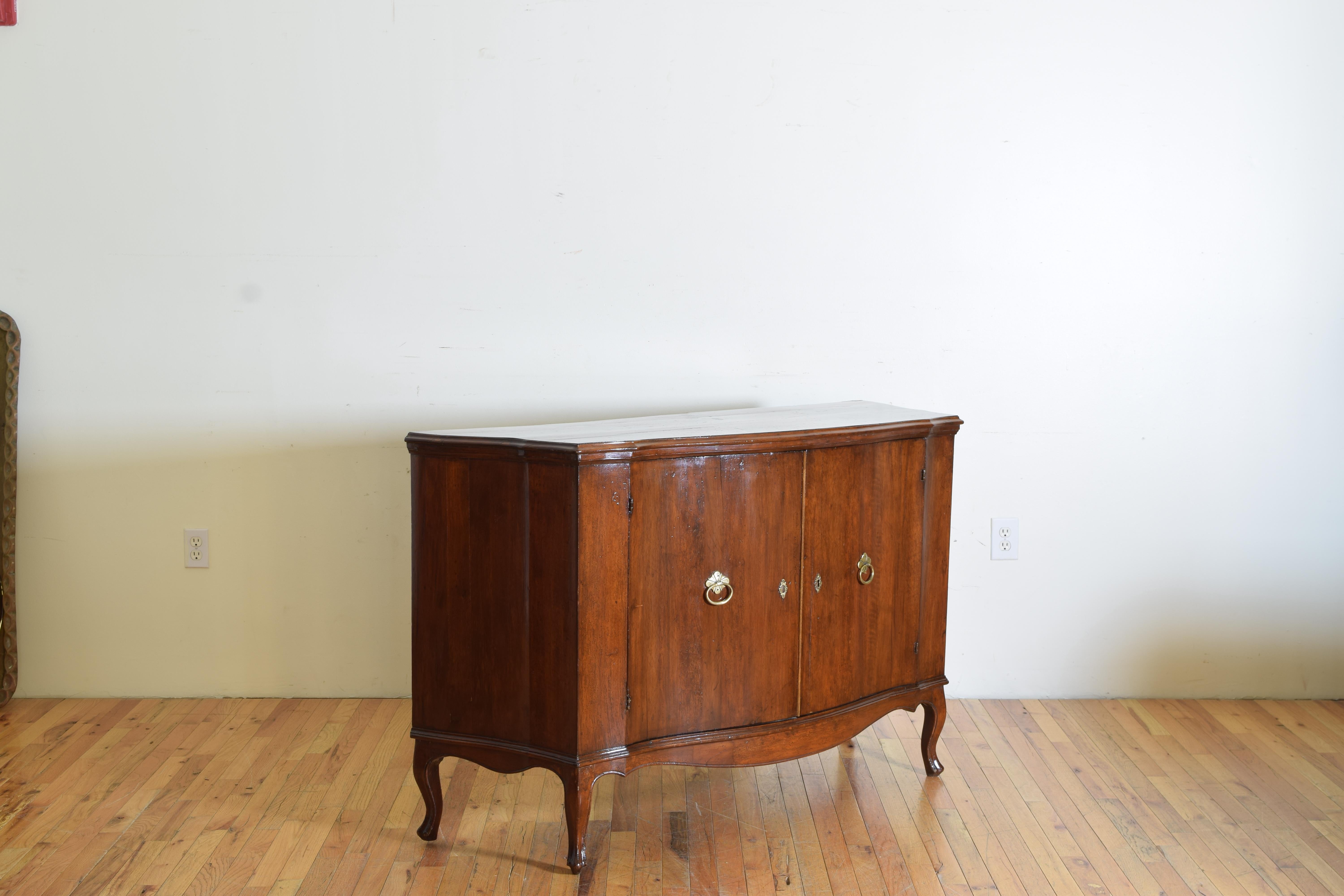 Mid-18th Century Italian, Venezia, Walnut 2-Door Credenza, Second Quarter of the 18th Century