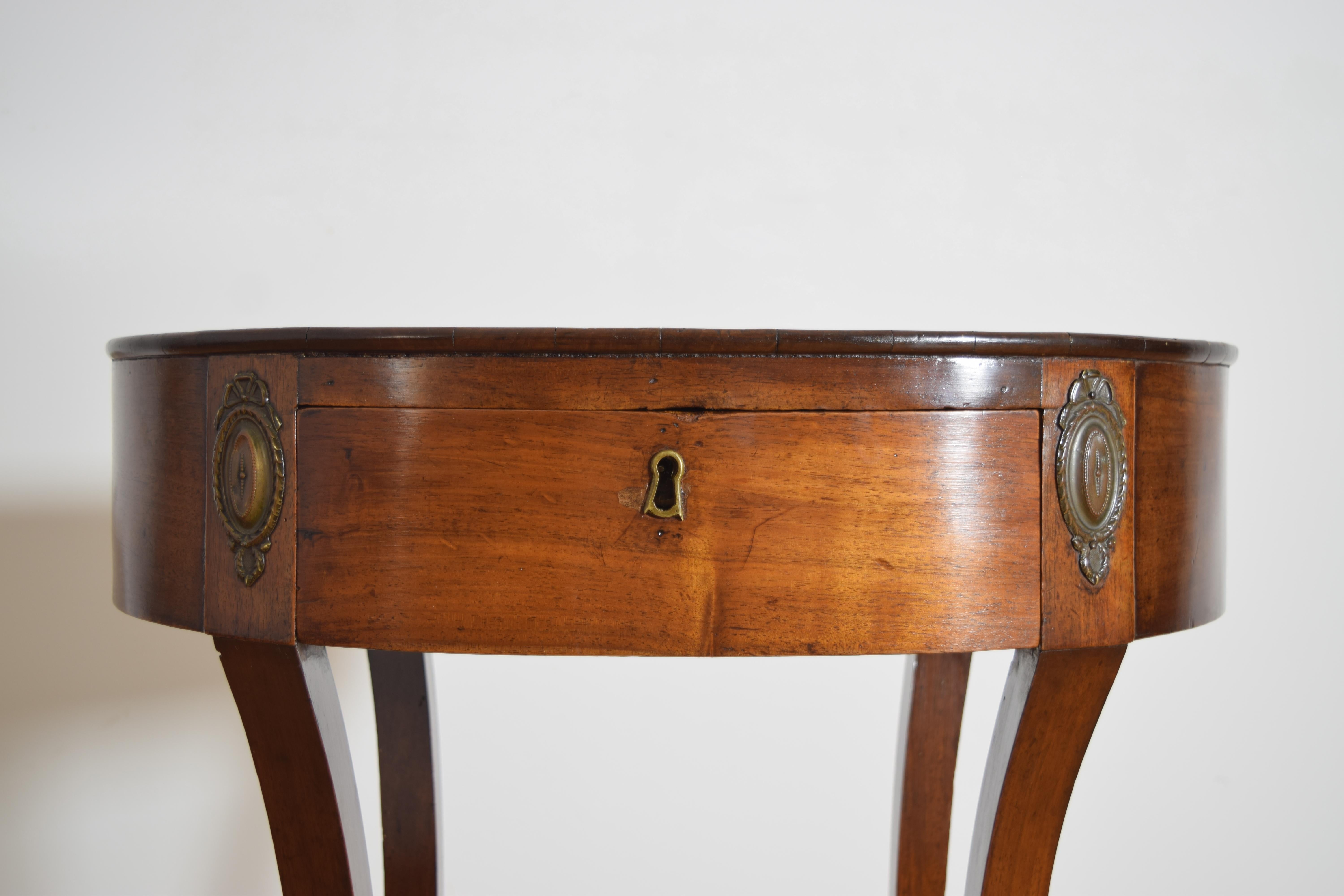 Early 19th Century Italian, Venezia, Walnut, Ashwood & Ebonized 1-Drawer Side Table, ca. 1825 For Sale