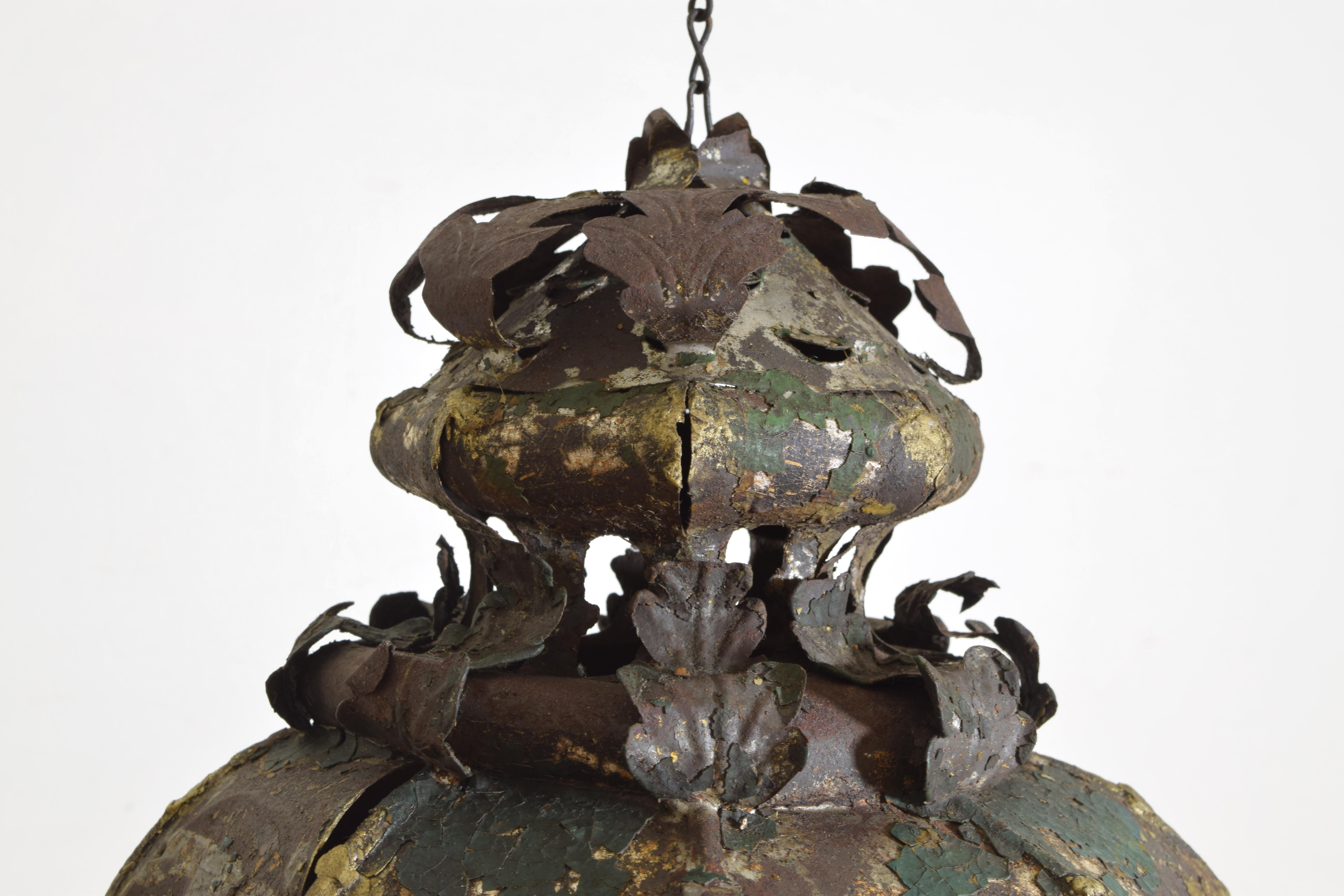 Italian, Venice, Painted Tole Lantern, 17th-18th Century In Fair Condition In Atlanta, GA