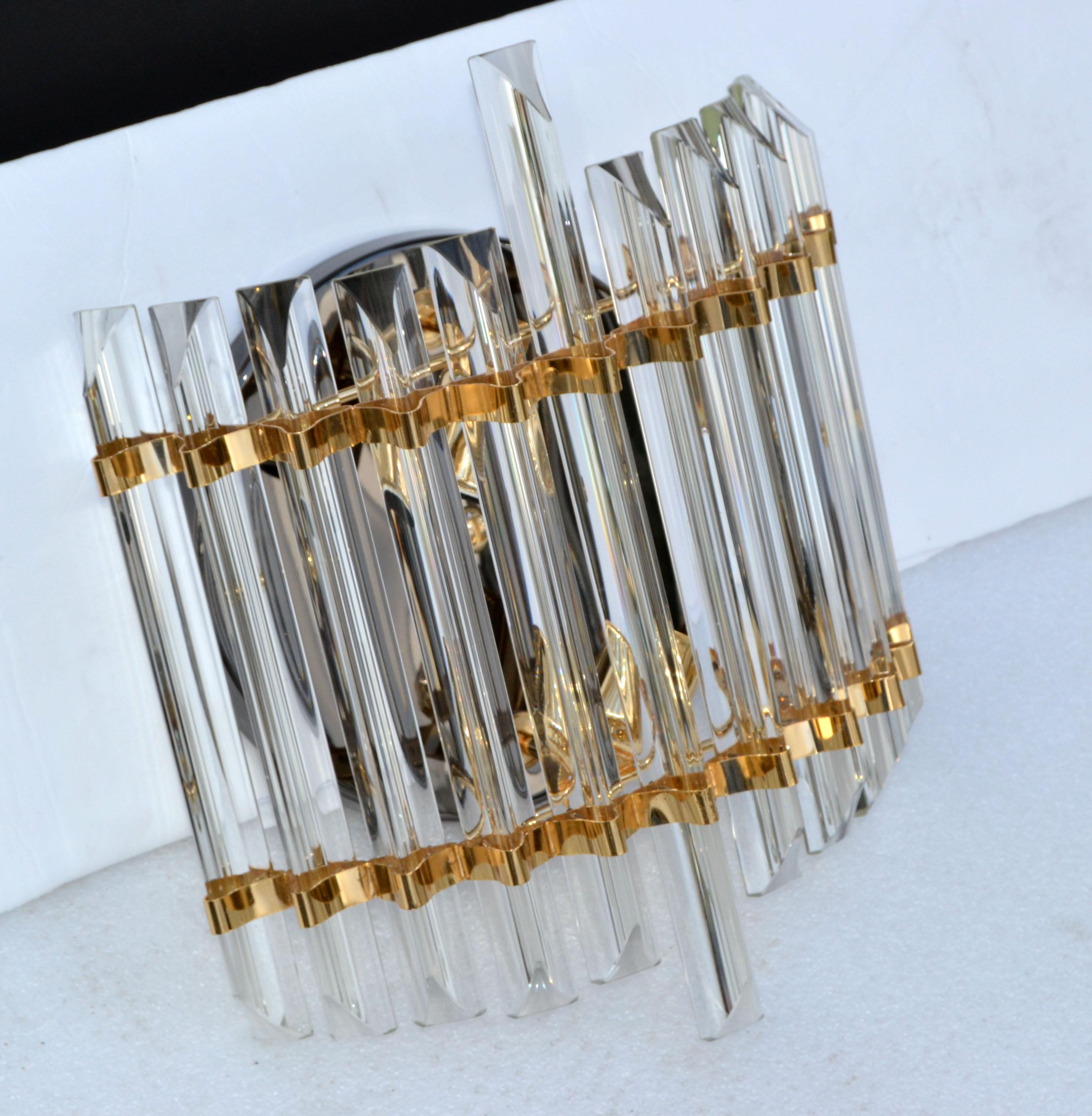 Italian Venini Style Crystal & Brass Large Sconce, Wall Light Mid-Century Modern In Good Condition For Sale In Miami, FL