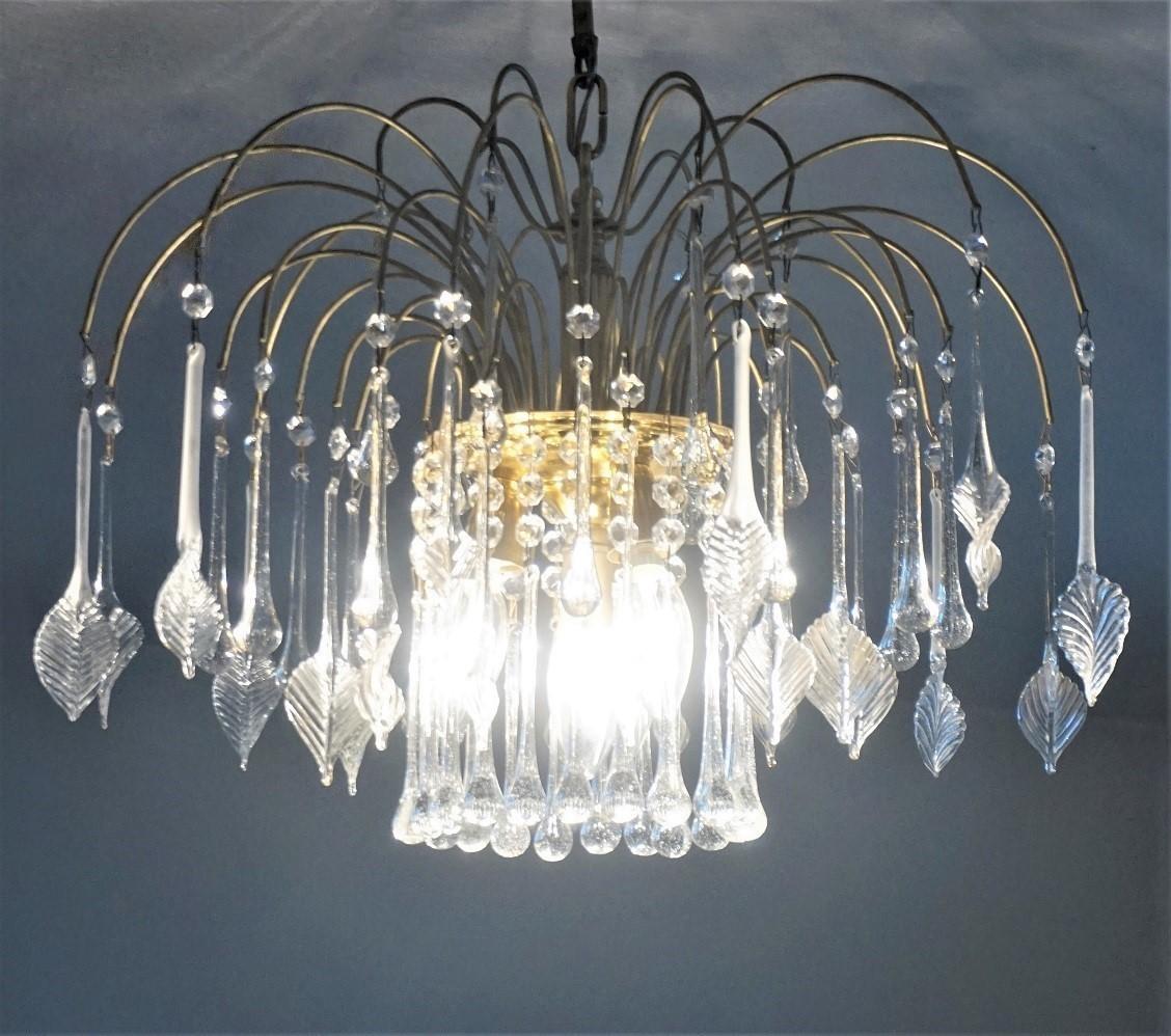 Italian Venini Style Warterfall Chandelier with Murano Glass Leaves and Drops For Sale 4