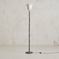 Lampadaire italien en vert-de-gris avec abat-jour en verre, années 1940