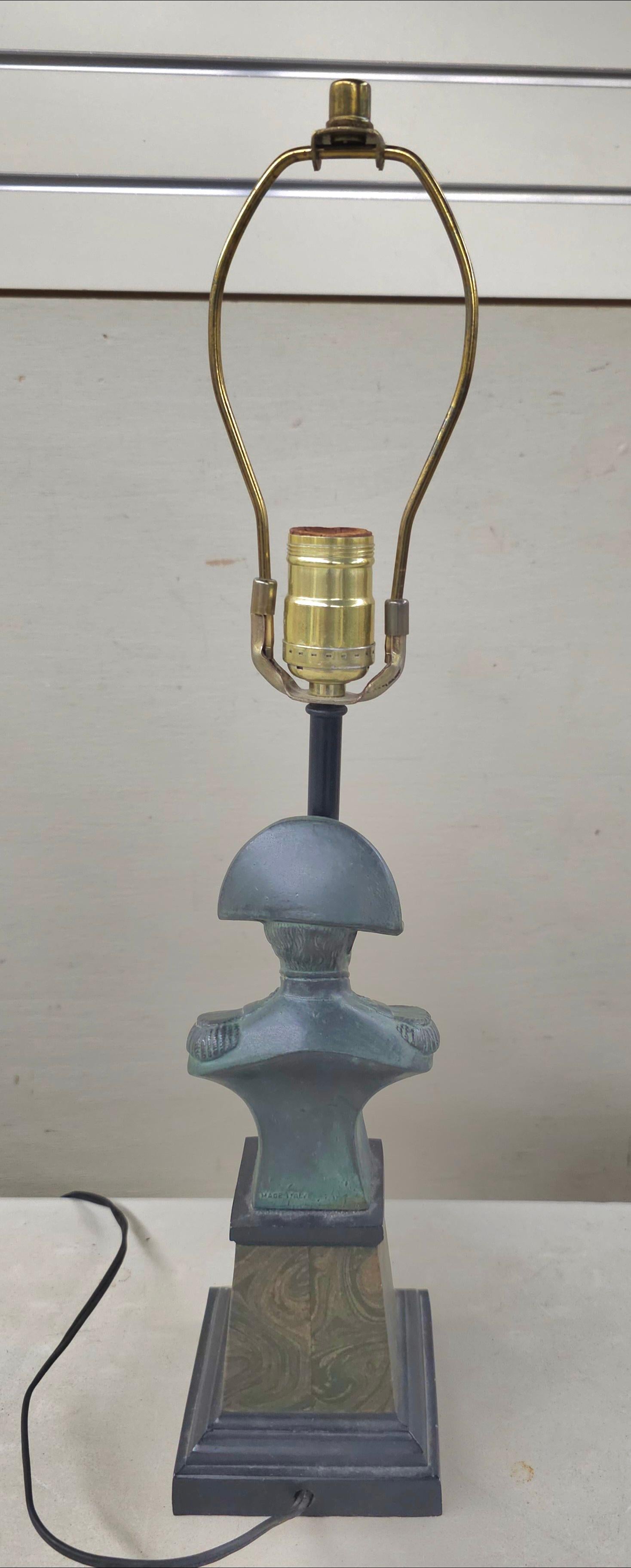 Italienische Verdigris-Metallbüste-Skulptur von Napoleon aus Metall, montiert als Lampe im Angebot 3
