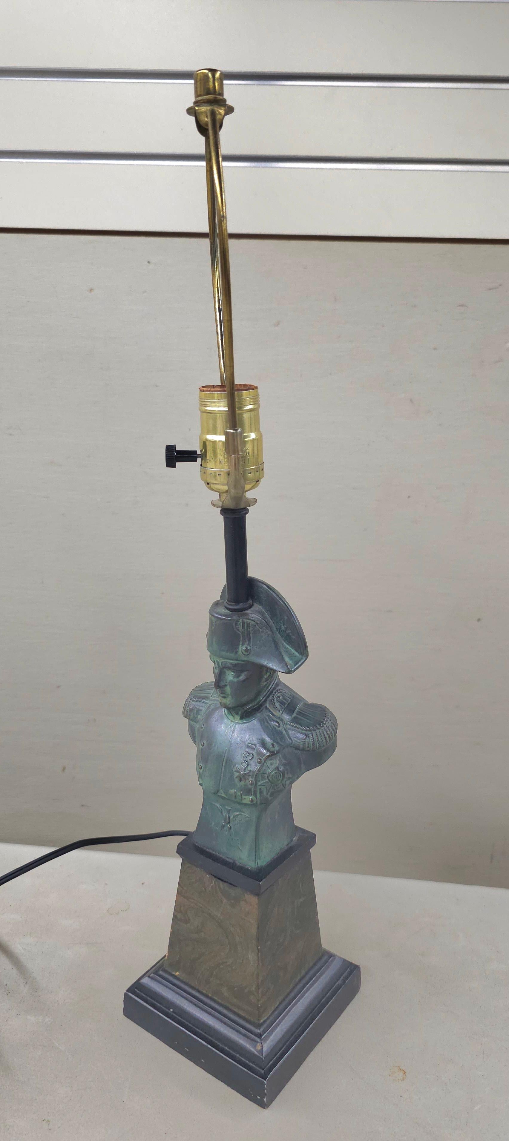 Italienische Verdigris-Metallbüste-Skulptur von Napoleon aus Metall, montiert als Lampe im Zustand „Gut“ im Angebot in Germantown, MD