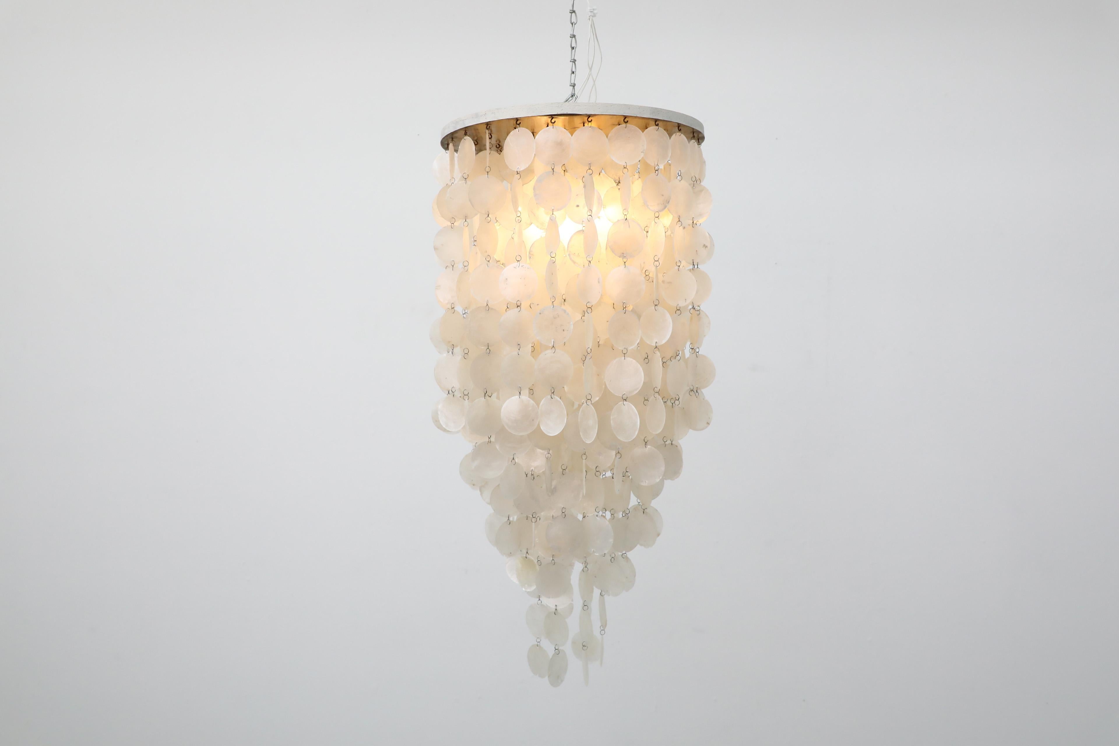 Lampadario Capiz a più livelli del Mid-Century ispirato da Verner Panton in vendita 3