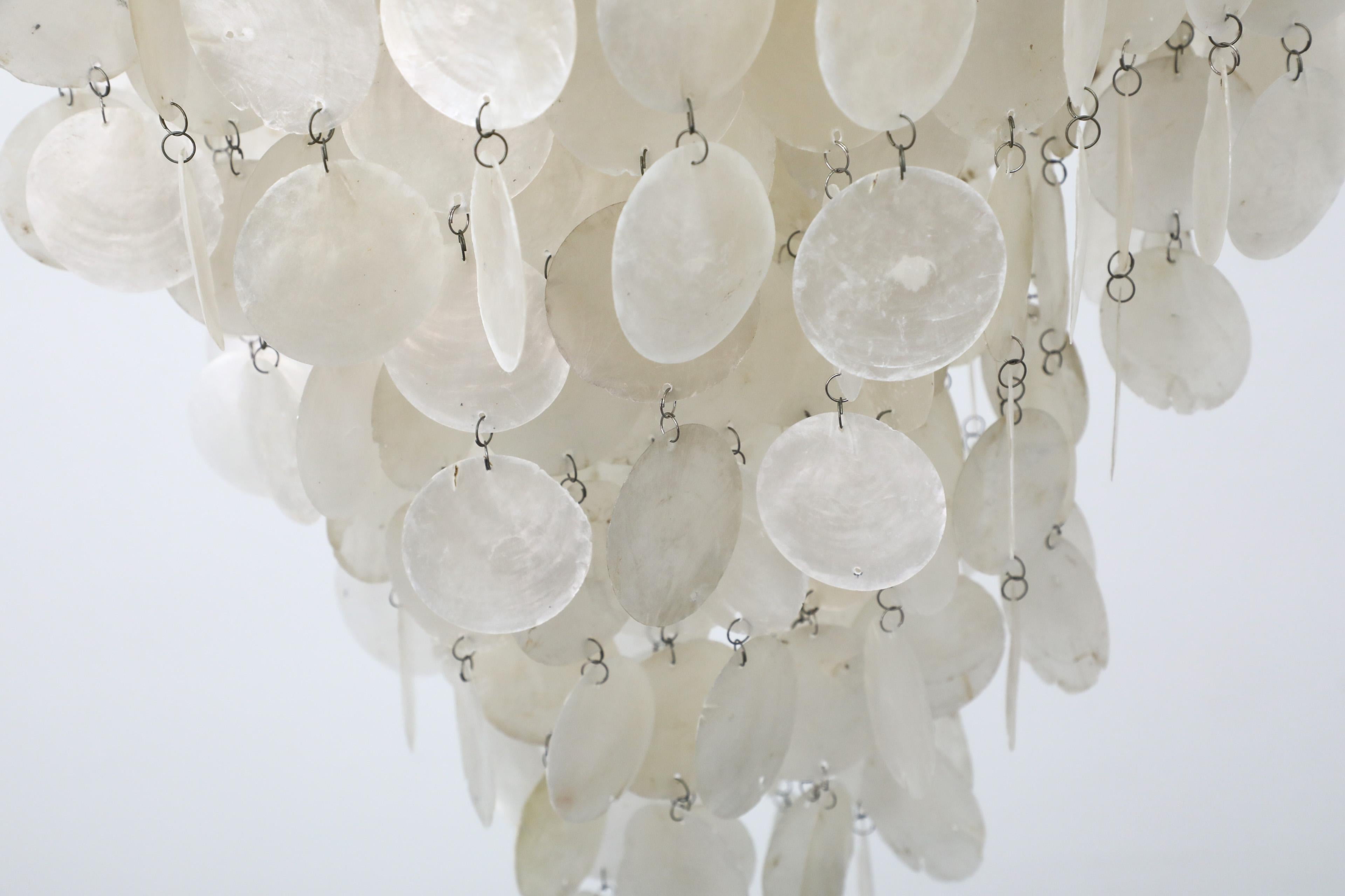 Lampadario Capiz a più livelli del Mid-Century ispirato da Verner Panton in vendita 10