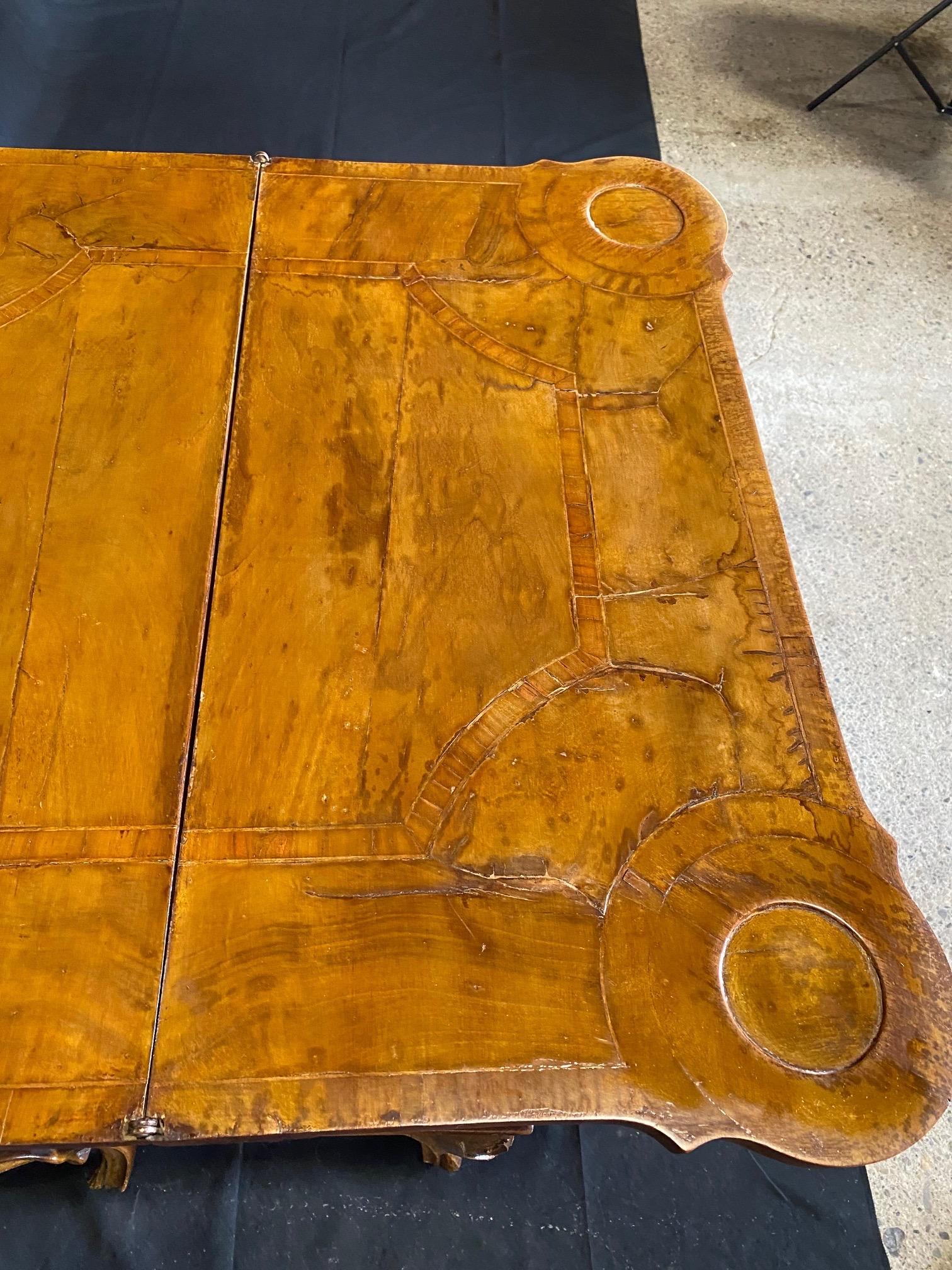 Italian Versatile 18th Century Burled Walnut Game Table For Sale 8