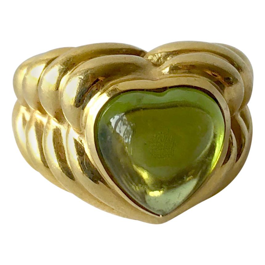 Italian Vesco 18 Karat Gold Peridot Heart Love Ring