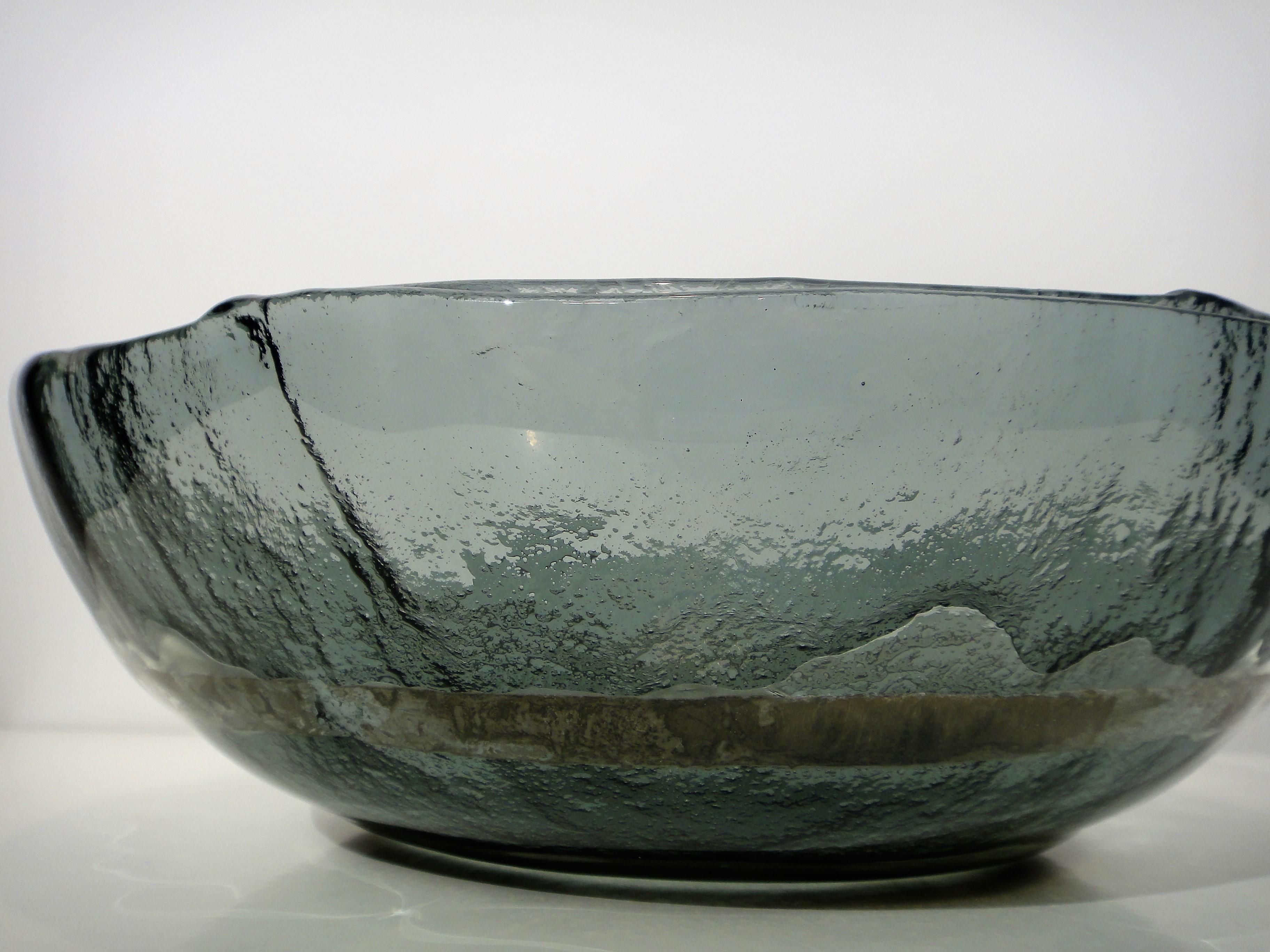 Late 20th Century Italian Vetrofuso di Daniela Poletti Silver Leaf Art Glass Bowl For Sale