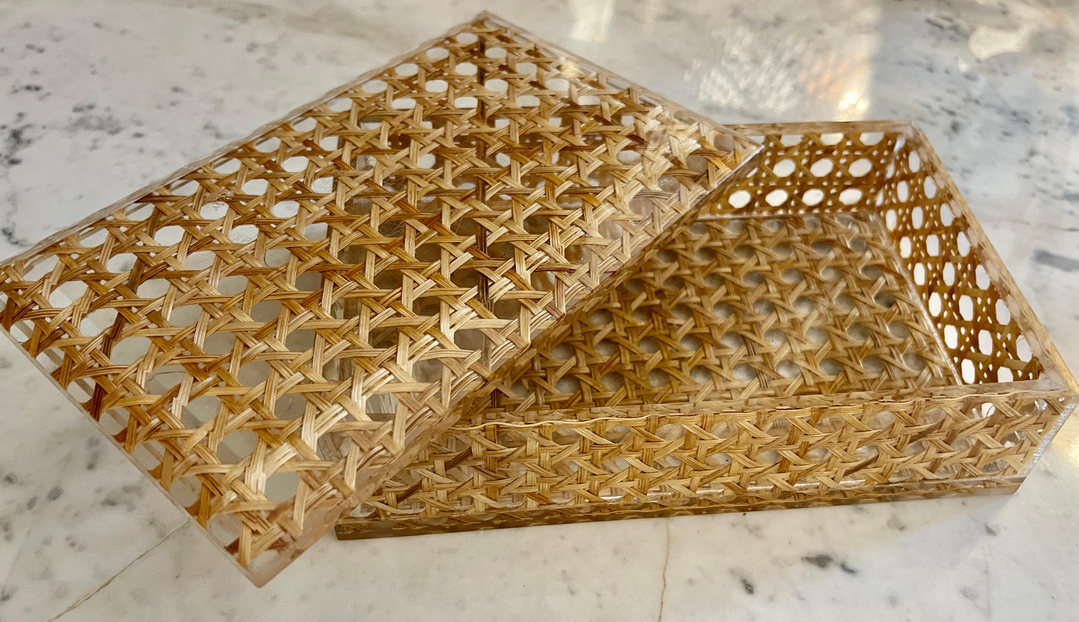 Wonderful example of Italian craftsmanship during the early Mid-Century.
Initially these Lucite and Vienna straw items were made for Christian Dior in France.
But this company in Italy made them as well for their market..
This is a great looking