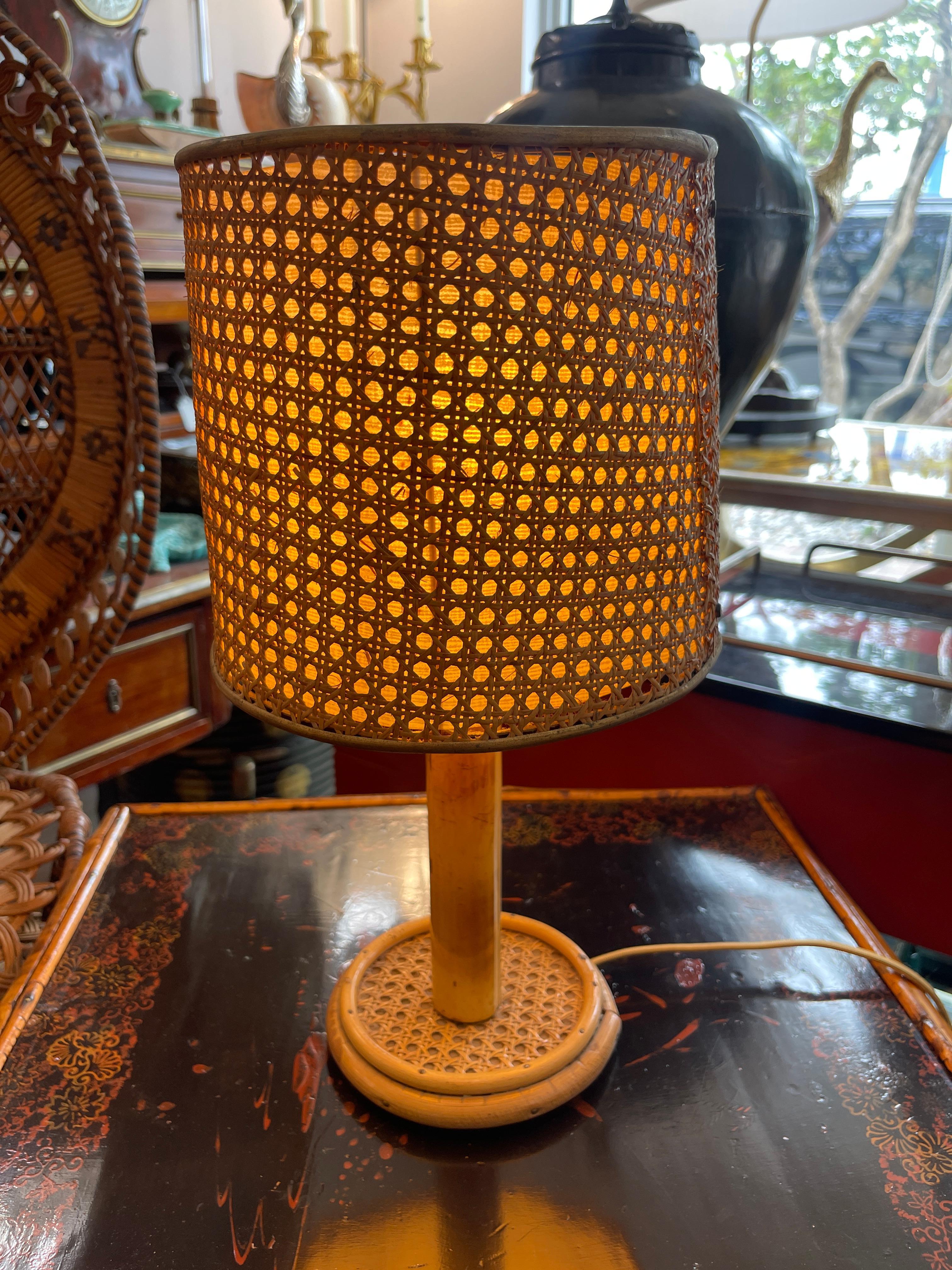 Just arrived from the South of France, this French Riviera Vienna Straw & Rattan Table Lamp, 1950-1960.
Recently rewired to US standard.
Very good vintage condition, consistent with age and use.
Please view all large photos for details.