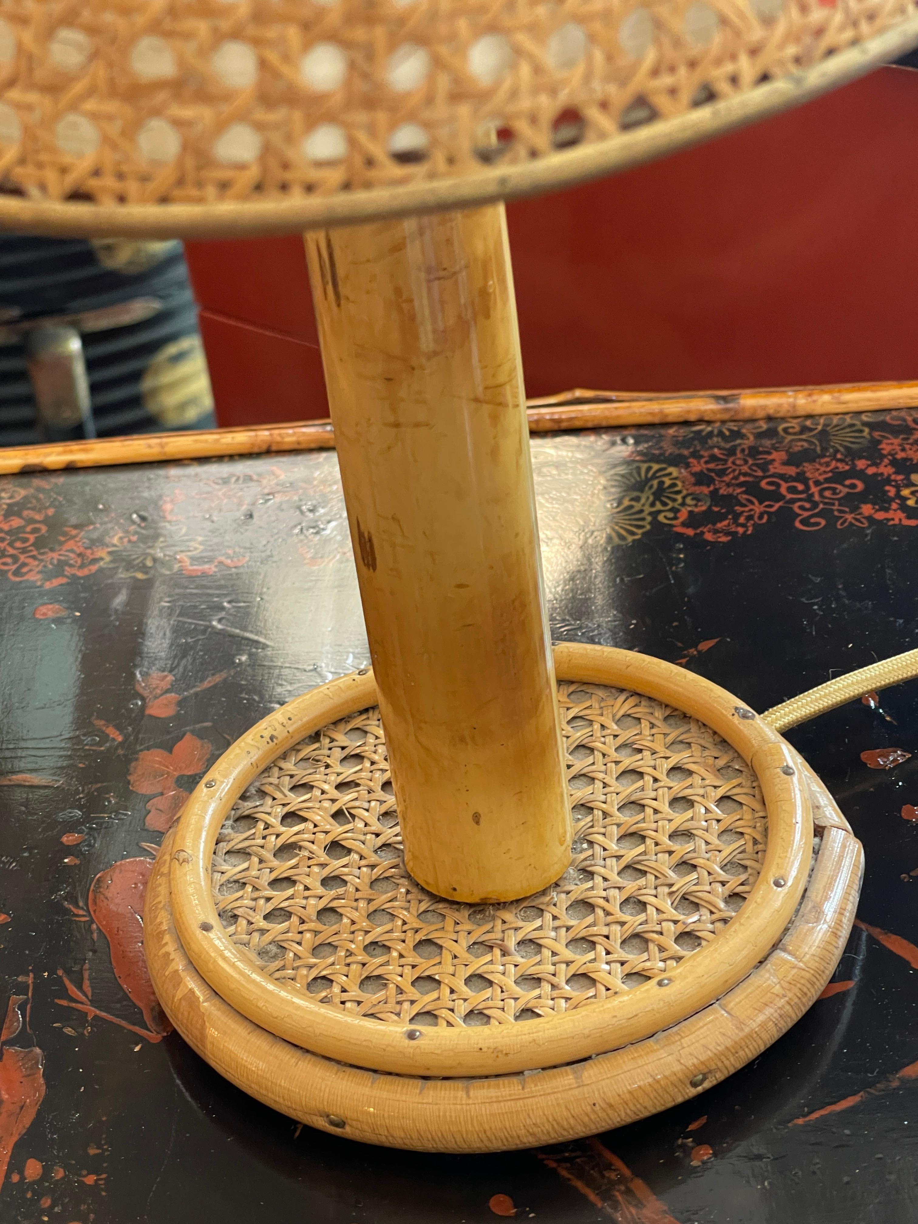 Italian Vienna Straw & Rattan Table Lamp, 1950-1960 Bon état - En vente à West Palm Beach, FL