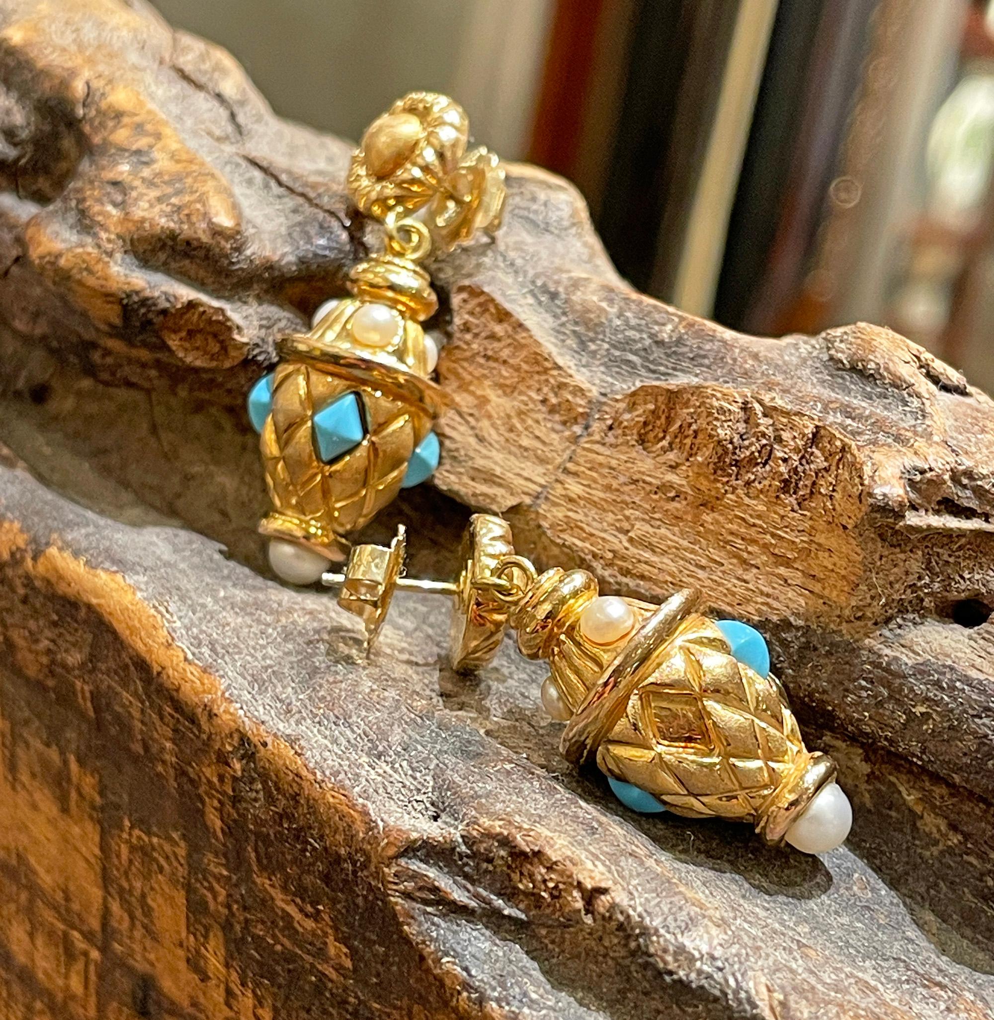 Orecchini a goccia in oro 14K di ispirazione etrusca con turchese e perle, 1980 in vendita 4