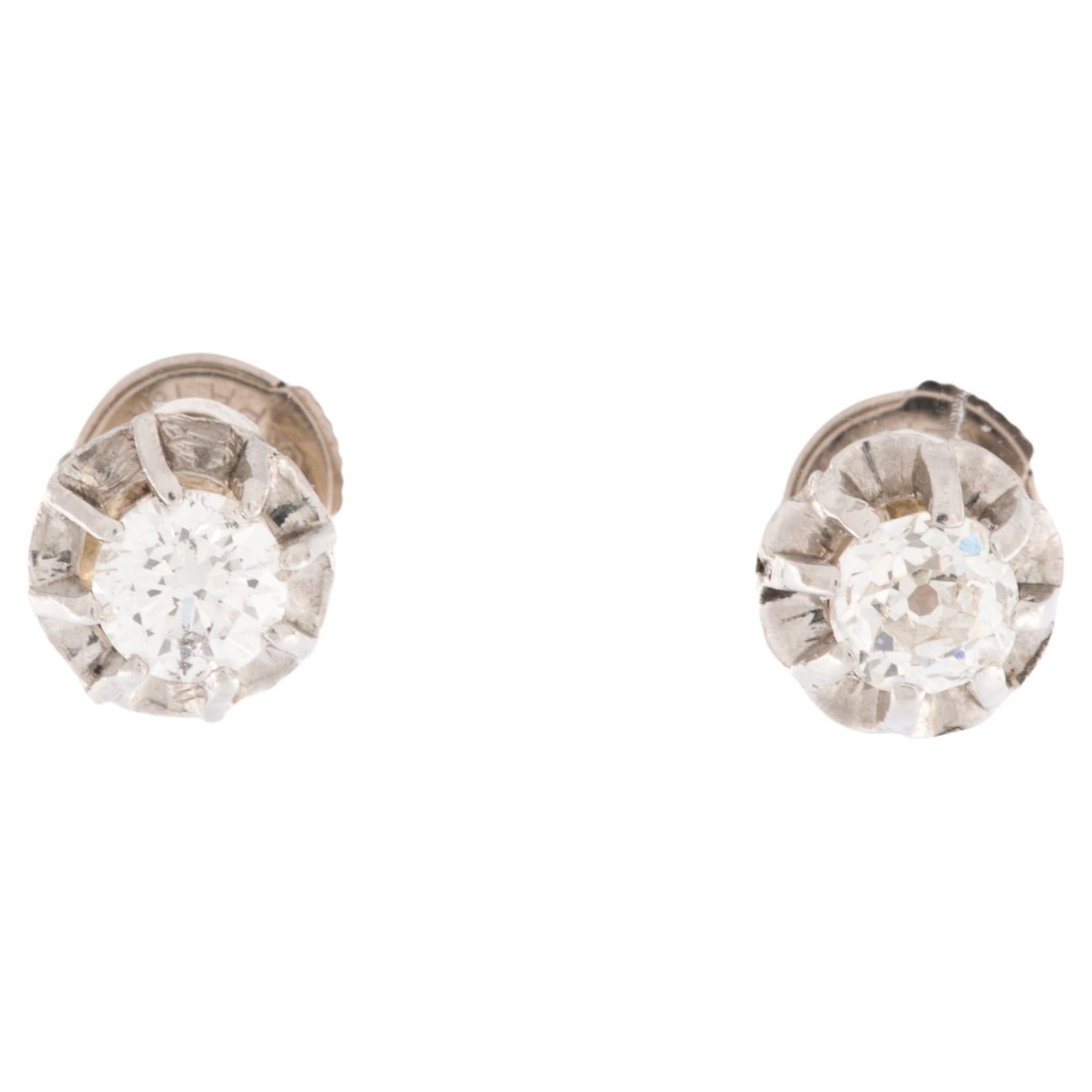 Italian Vintage 18kt White Gold Diamond Solitaire Earrings For Sale