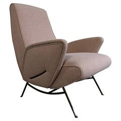 Italienischer Vintage-Sessel aus den 1950er Jahren in nackter Rose, entworfen von Nino Zoncada