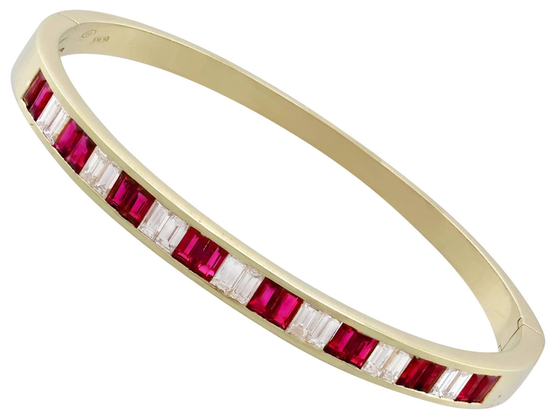 Contemporary Italian 2.10 Carat Ruby and 1.69 Carat Diamond Yellow Gold Bangle In Excellent Condition For Sale In Jesmond, Newcastle Upon Tyne