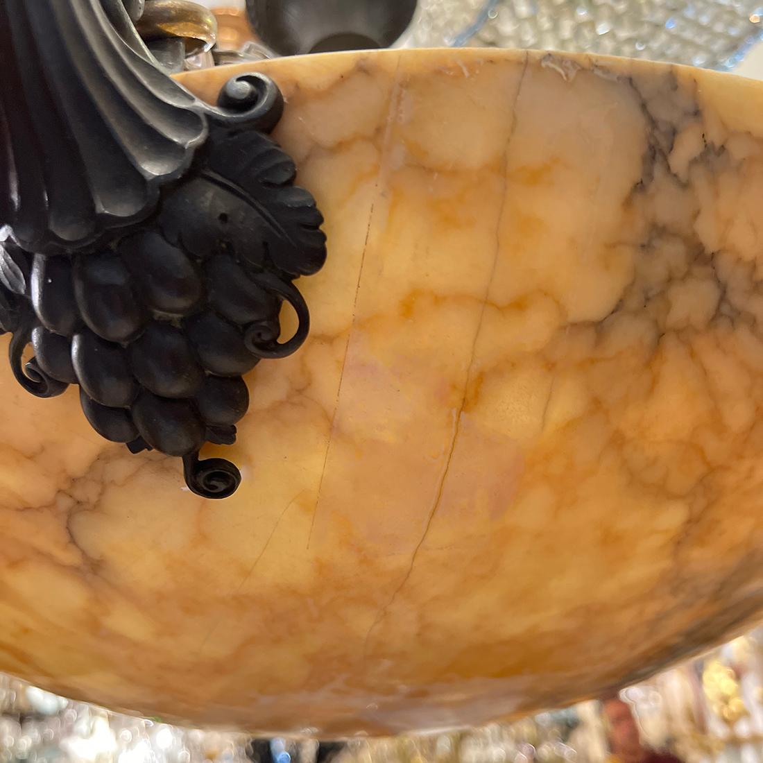 Italienische Vintage-Leuchte aus Alabaster im Zustand „Gut“ im Angebot in New York, NY