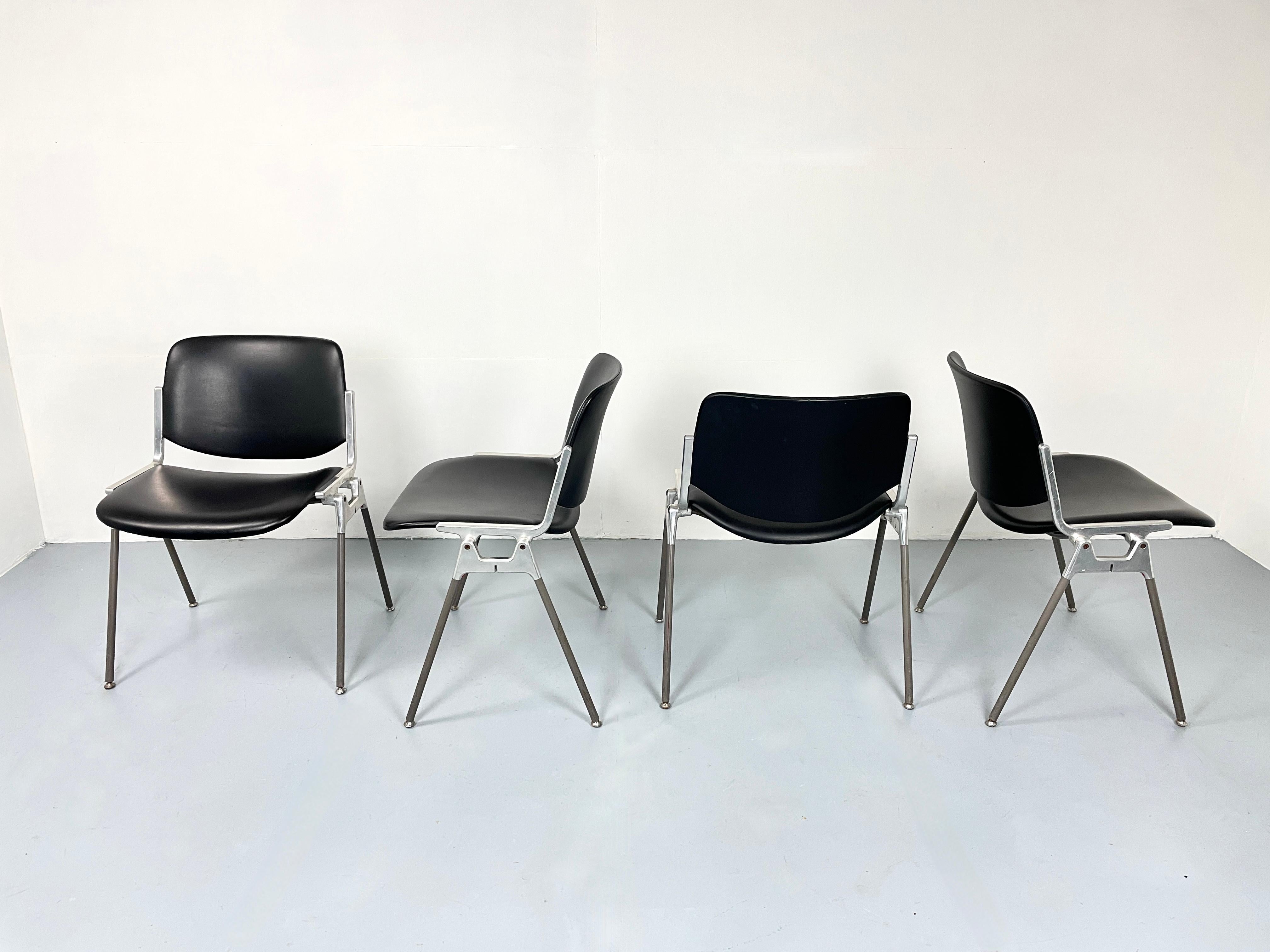 Mid-Century Modern Italian Vintage Anonima Castelli 106 DSC Stacking Chairs Giancarlo Piretti black