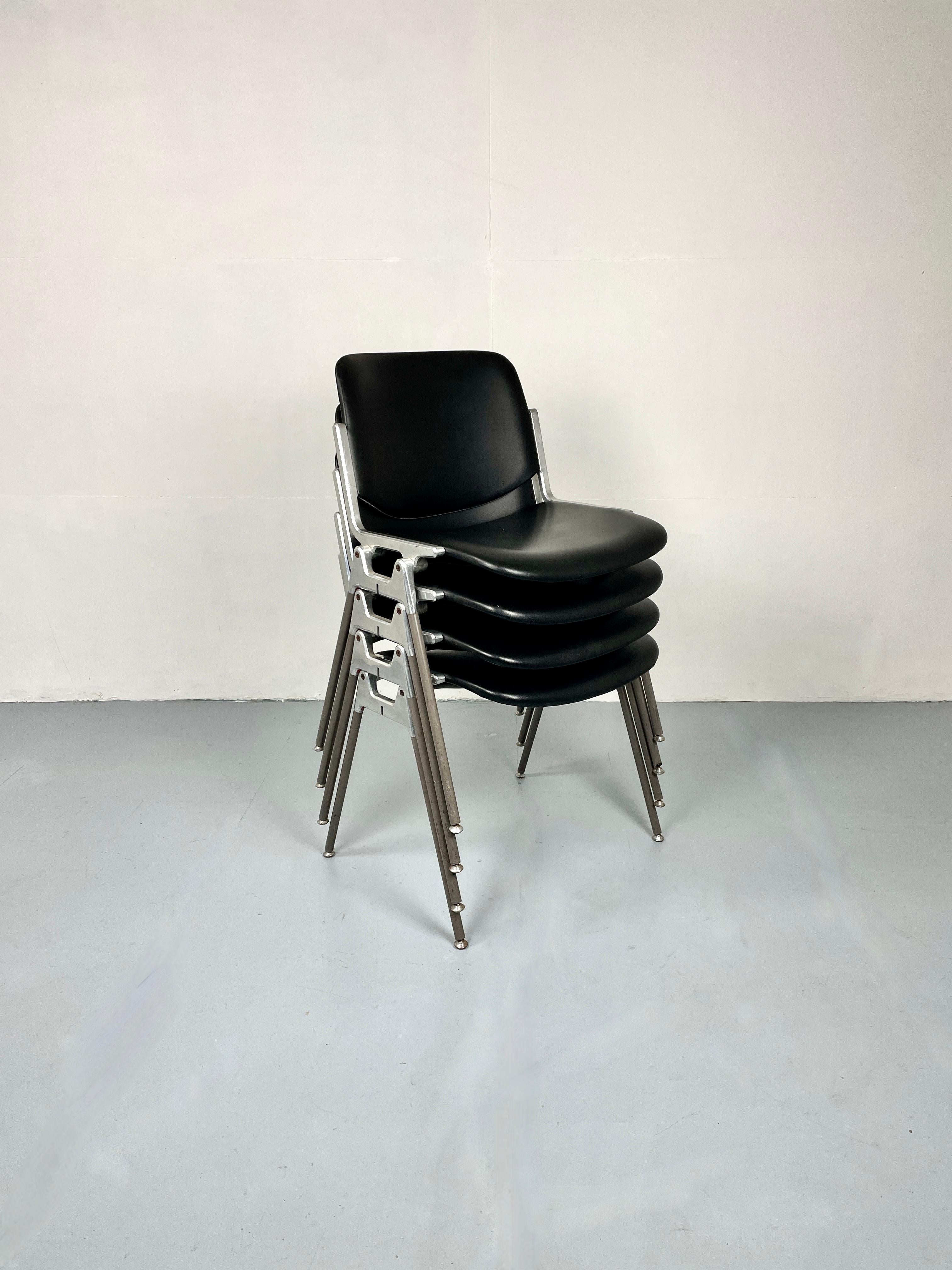 Italian Vintage Anonima Castelli 106 DSC Stacking Chairs Giancarlo Piretti black 2