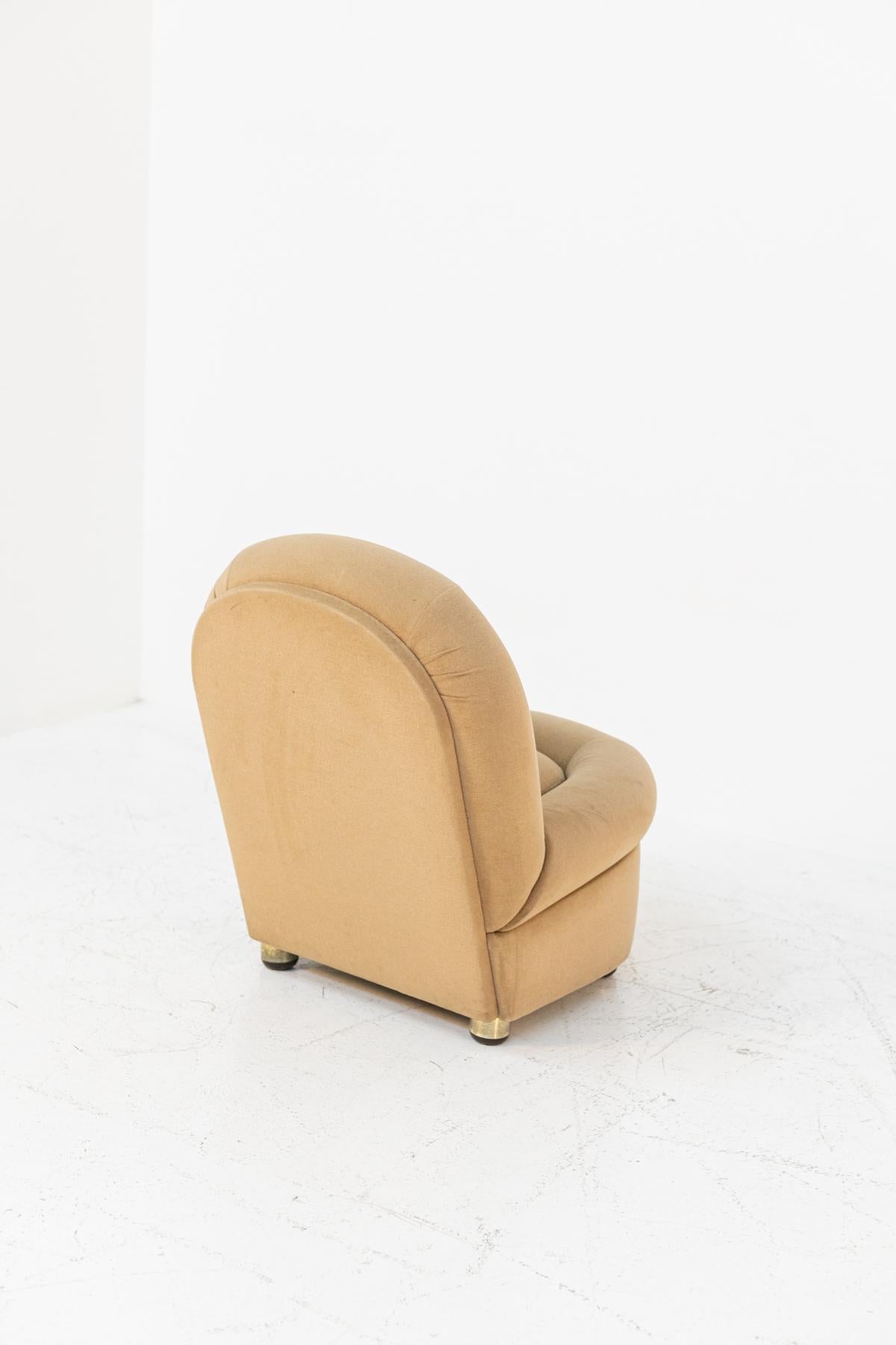 Italian Vintage Armchair in Brown Fabric and Brass, 1970s In Good Condition In Milano, IT