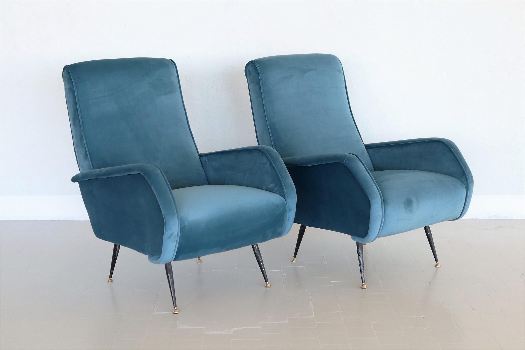 Italian Vintage Armchairs in Blue Velvet and Brass Stiletto Feet, 1950s In Good Condition In Morazzone, Varese