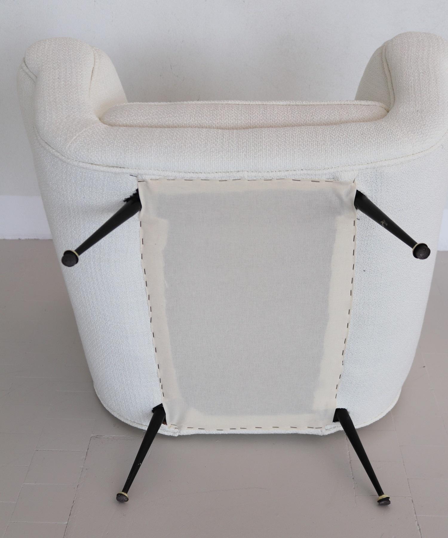Italian Midcentury Armchairs in White Upholstery and Brass Stiletto Feet, 1960s For Sale 9