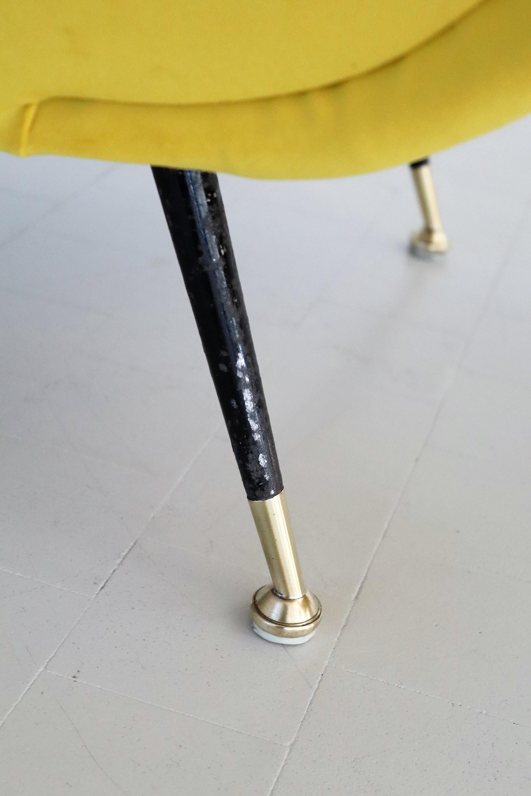 Fauteuils italiens vintage en velours jaune et pieds Stiletto en laiton, années 1950 7