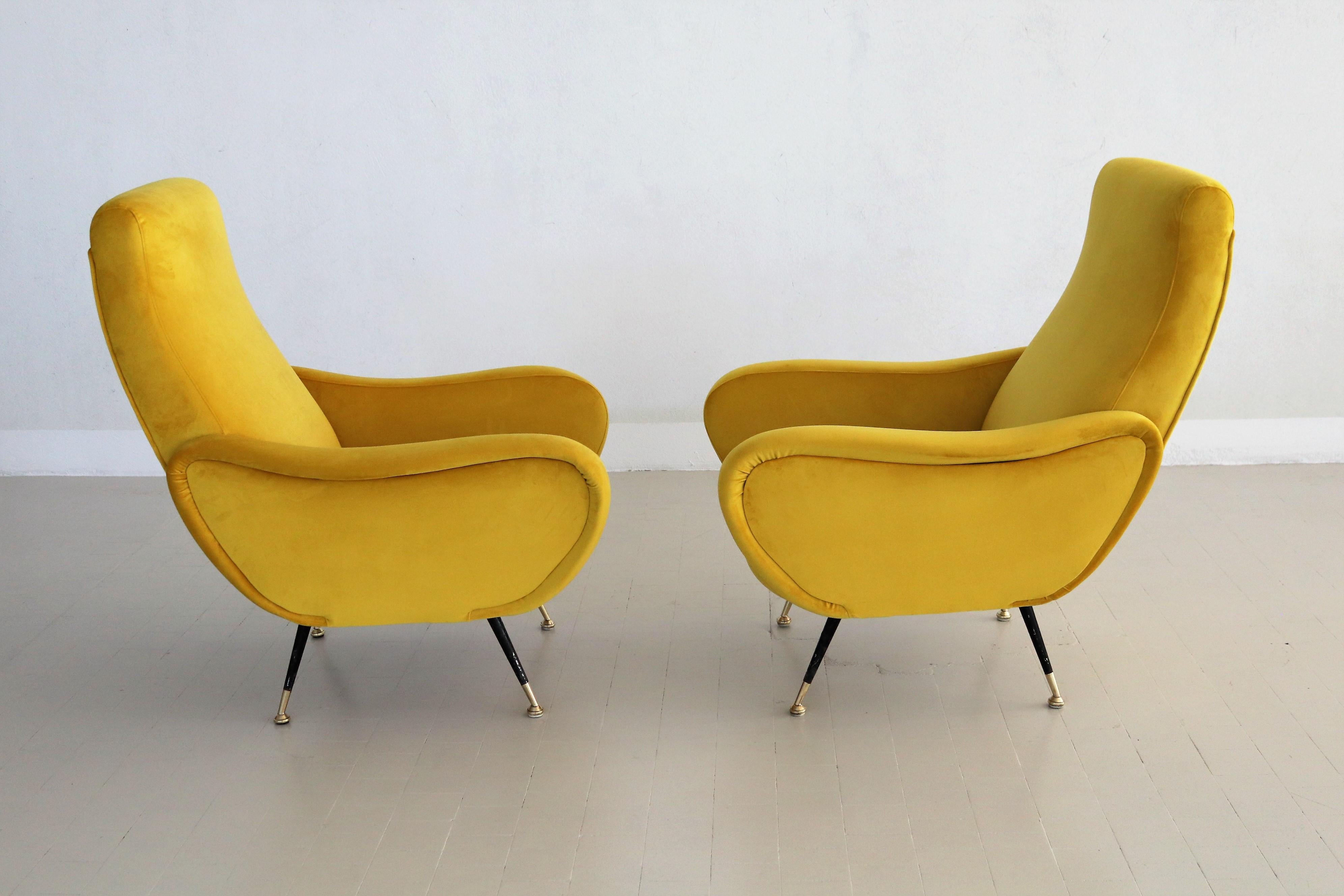 Italian Vintage Armchairs in Yellow Velvet and Brass Stiletto Feet, 1950s In Good Condition In Morazzone, Varese