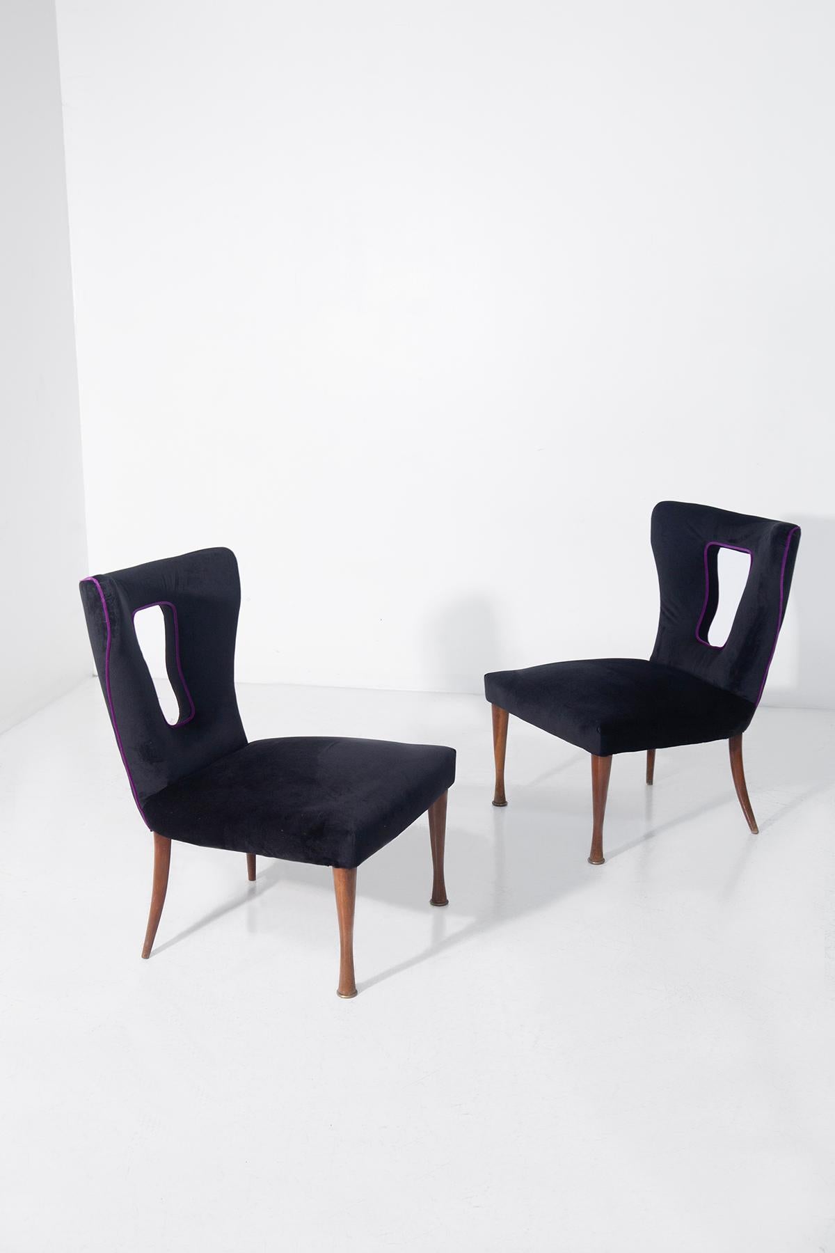 Ottone Italian Vintage Armchairs Pair in Black Velvet, Wood and Brass in vendita