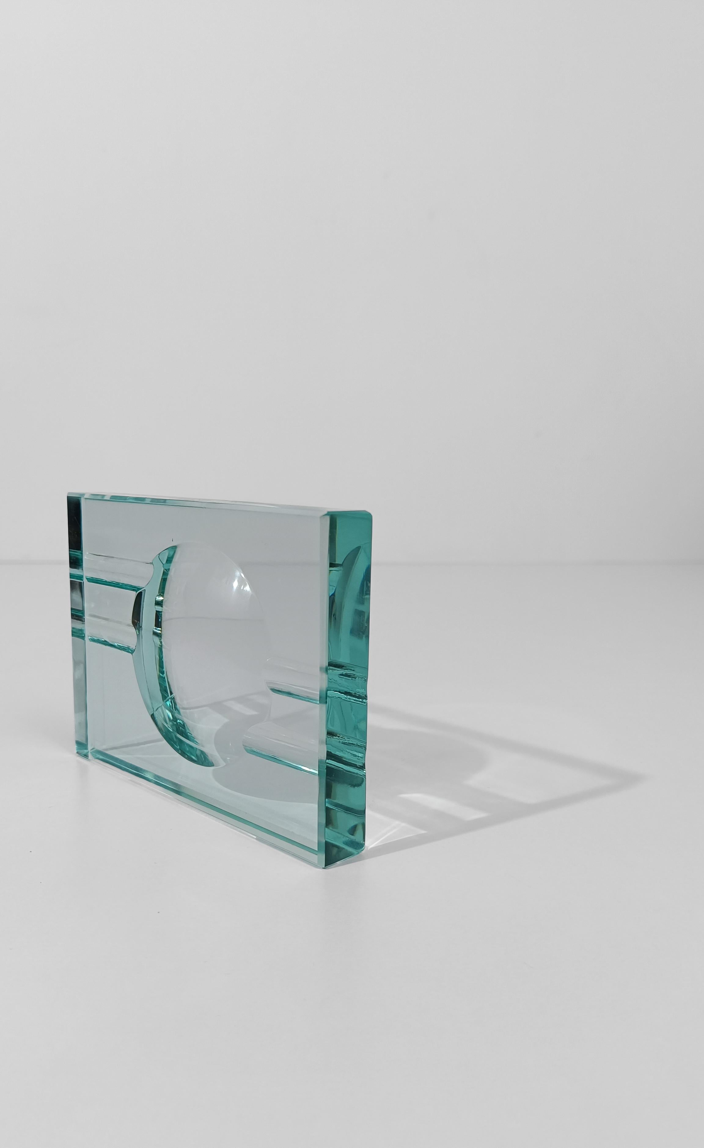 Cendrier italien vintage en verre vert nile biseauté attribué à Fontana Arte en vente 4